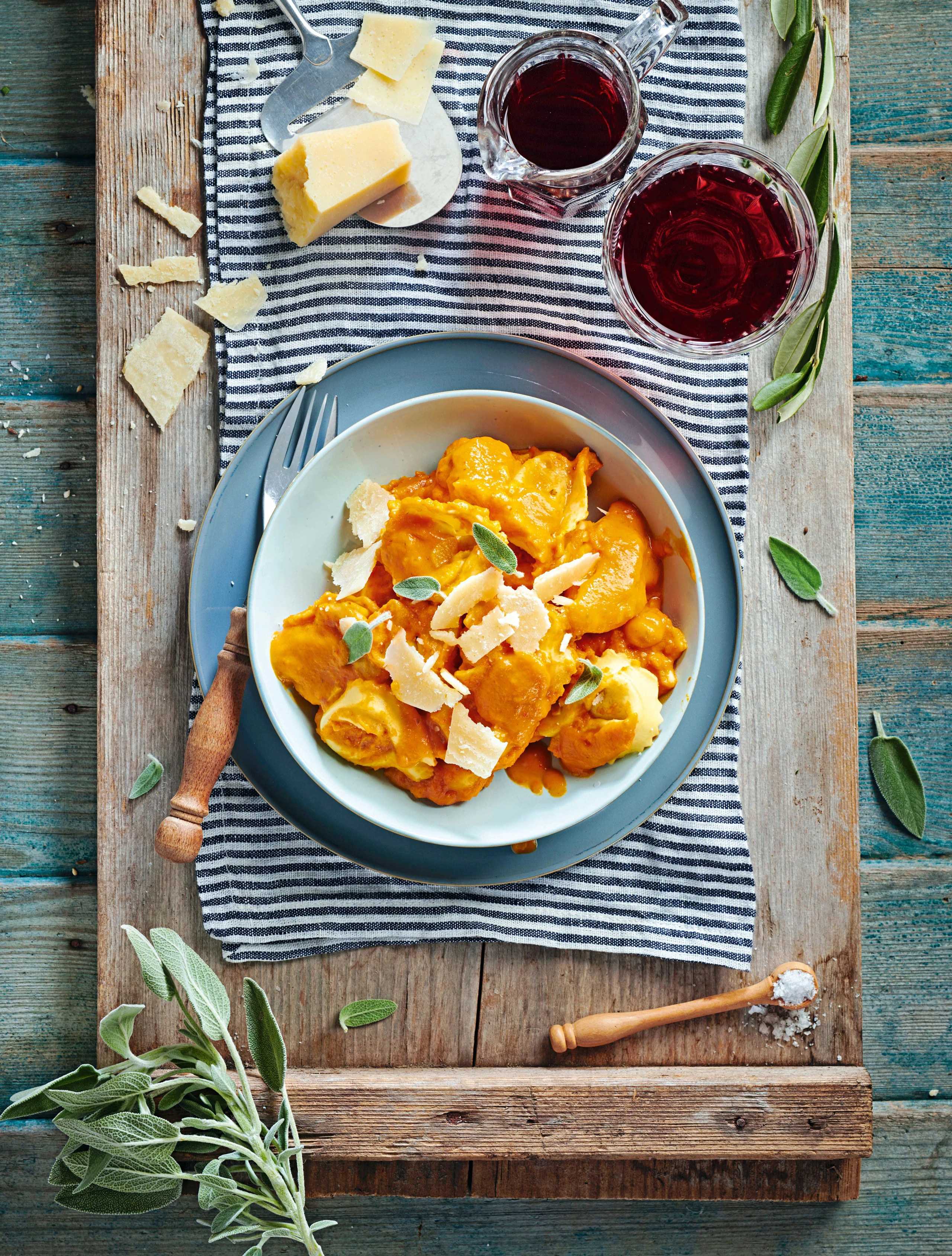 Tortellini mit Kürbissauce alla Vodka