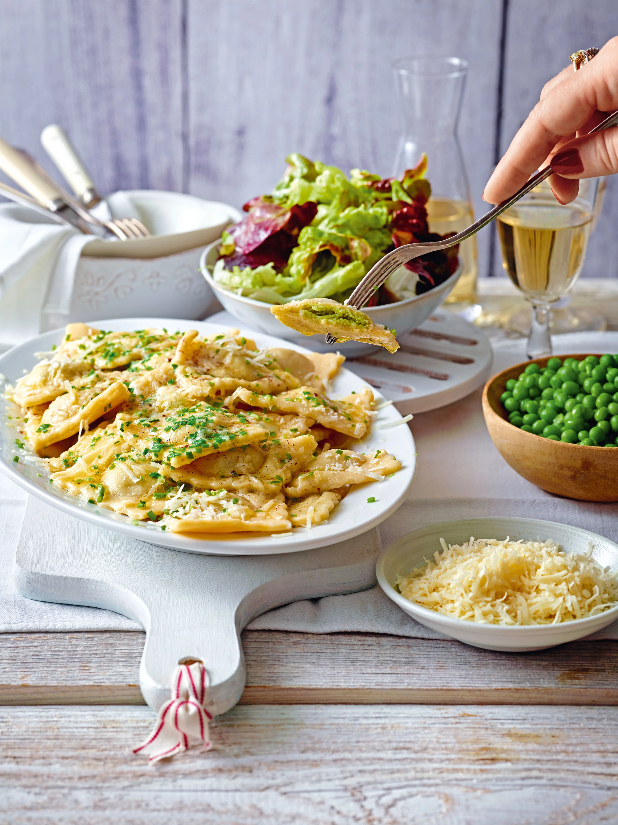 Ravioli mit Erbsen-Ricottafülle und brauner Butter