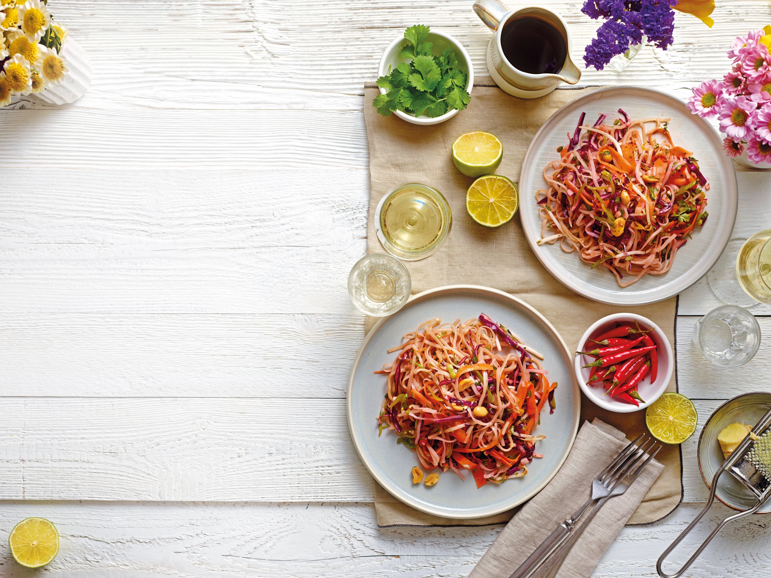 Asiatischer Nudelsalat mit Chili-Sesam-Dressing