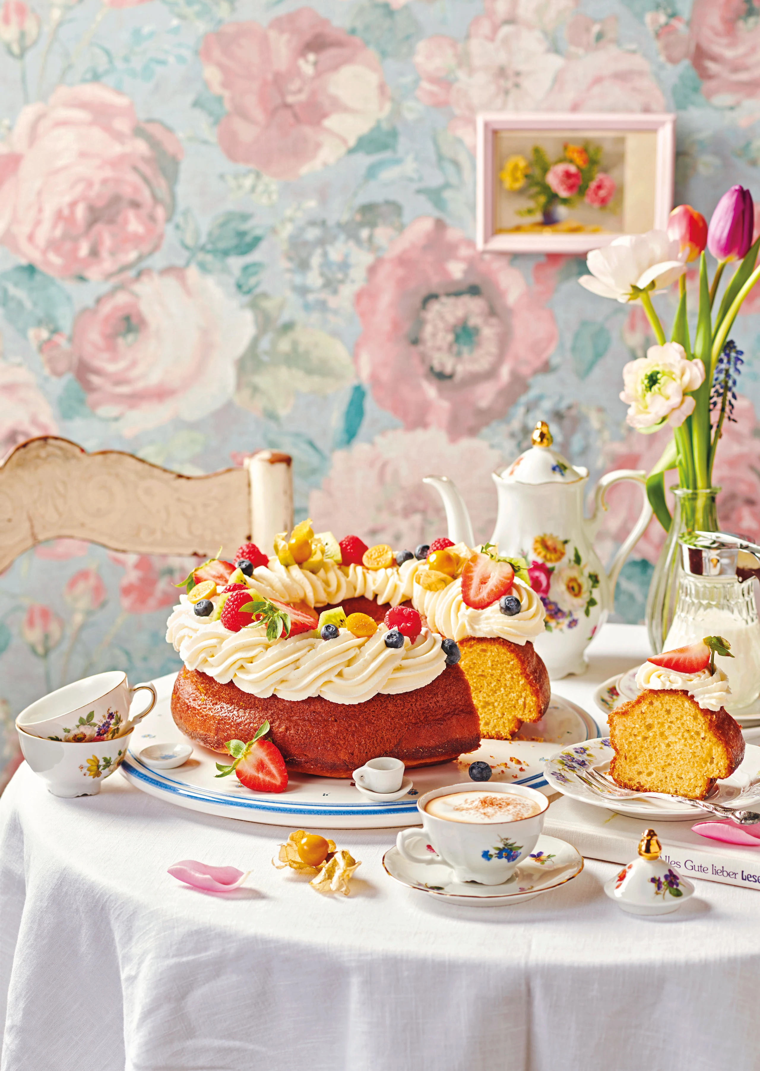 Savarin mit Früchten