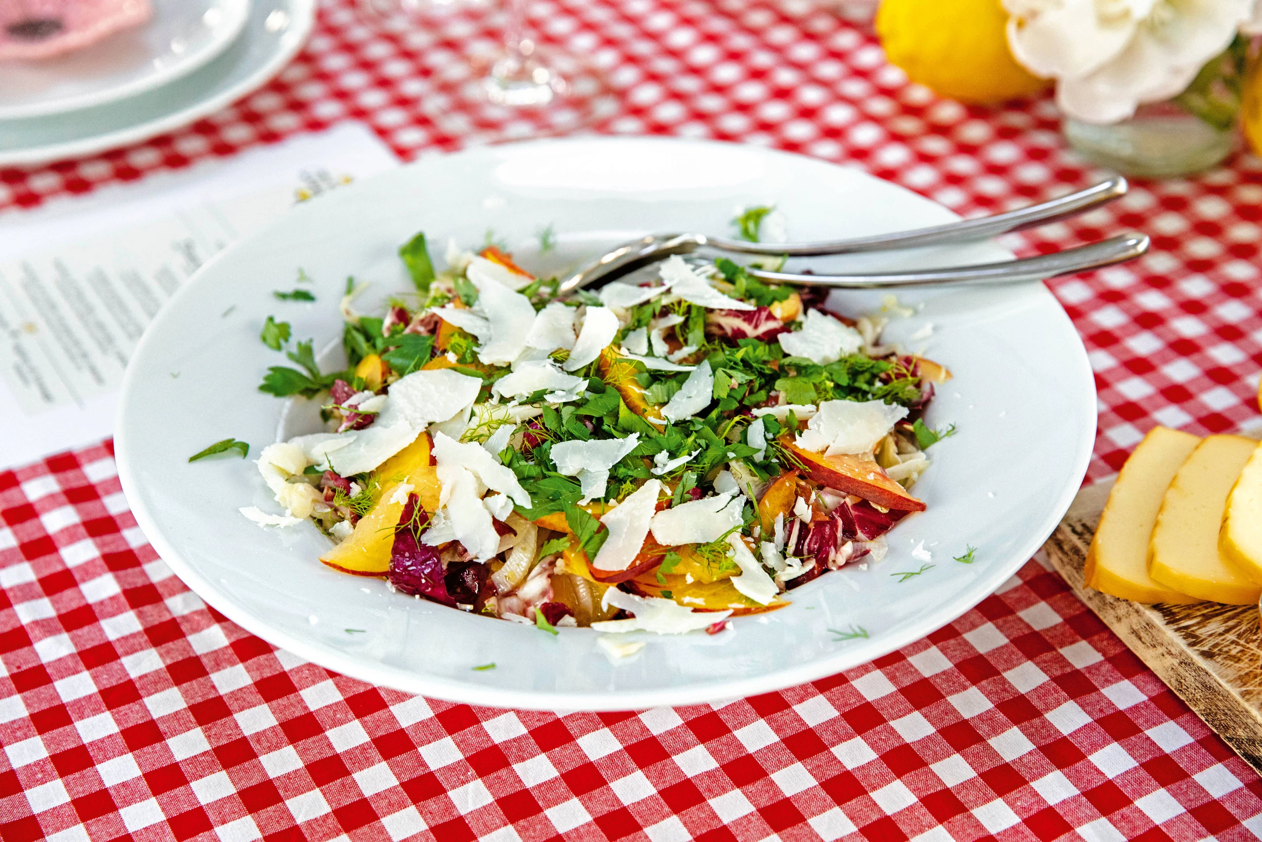 Fenchelsalat mit Radicchio und Pfirsich