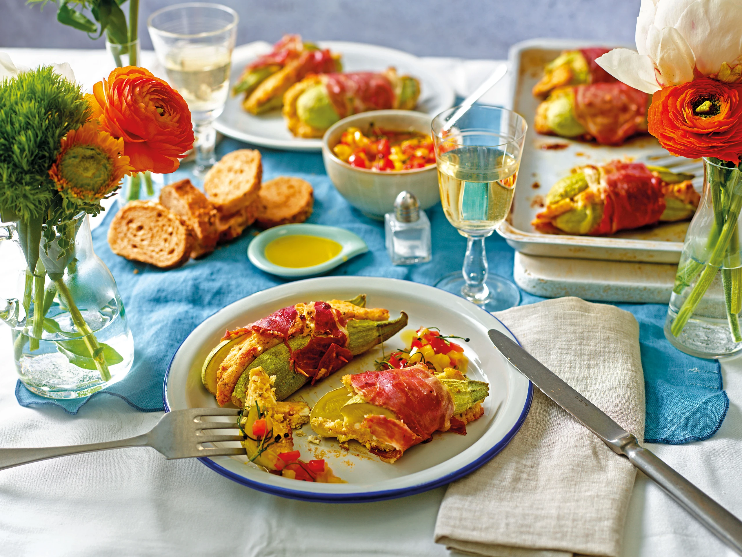 Zucchini-Saltimbocca mit Paprikavinaigrette