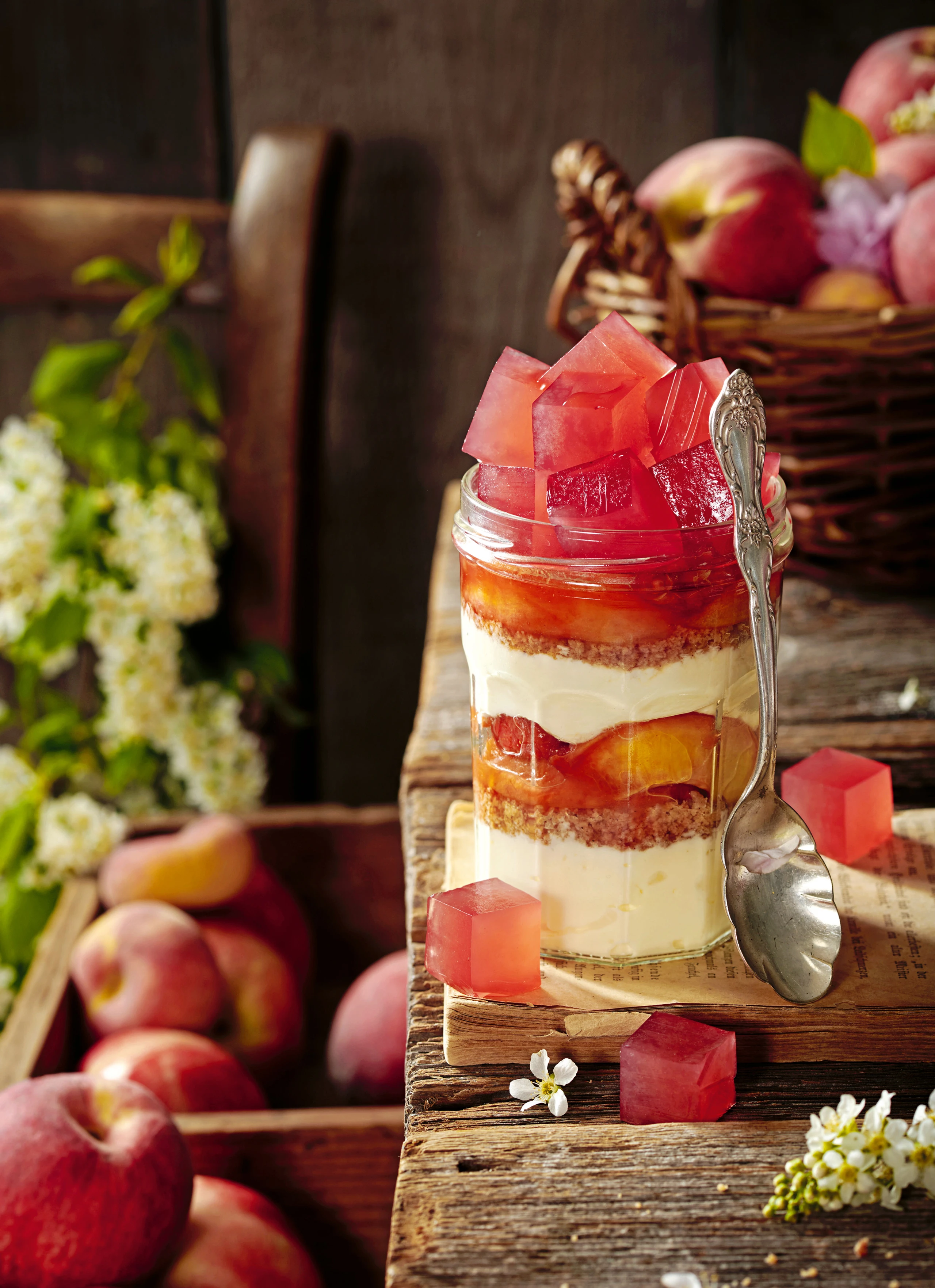 Pfirsich-Joghurt-Trifle mit Rosé-Jelly