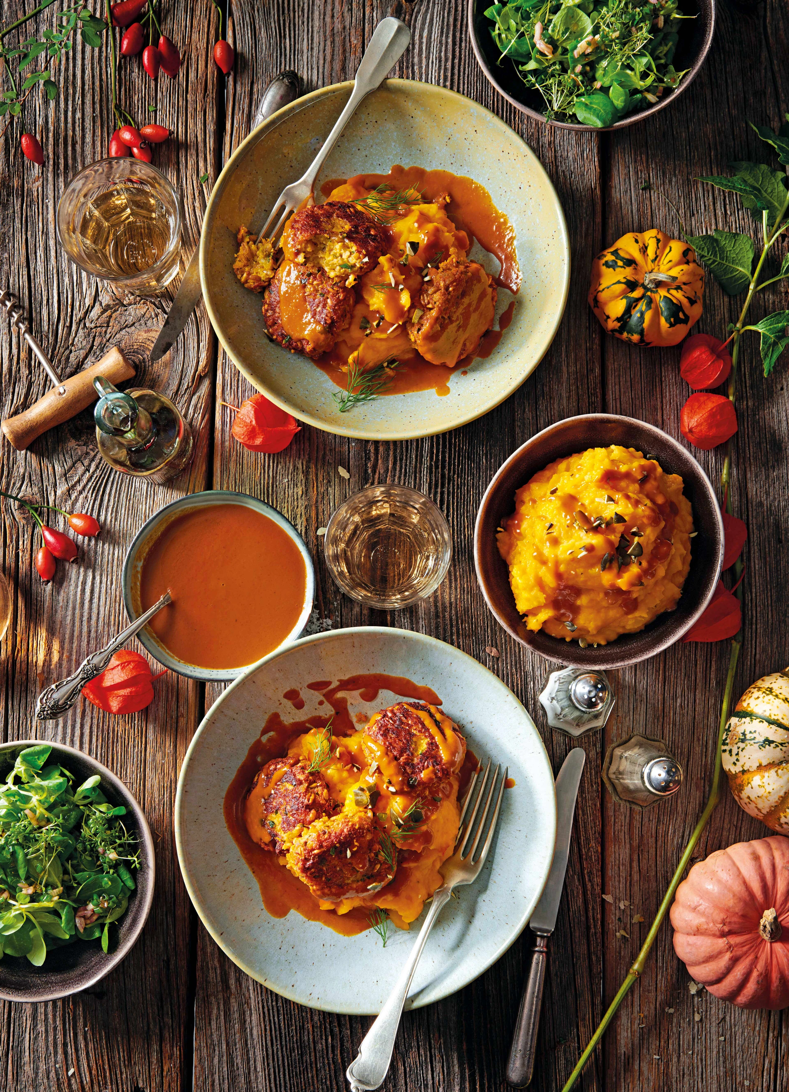 Grünkern-Laibchen mit Muskatkürbis-Püree & Bratensauce