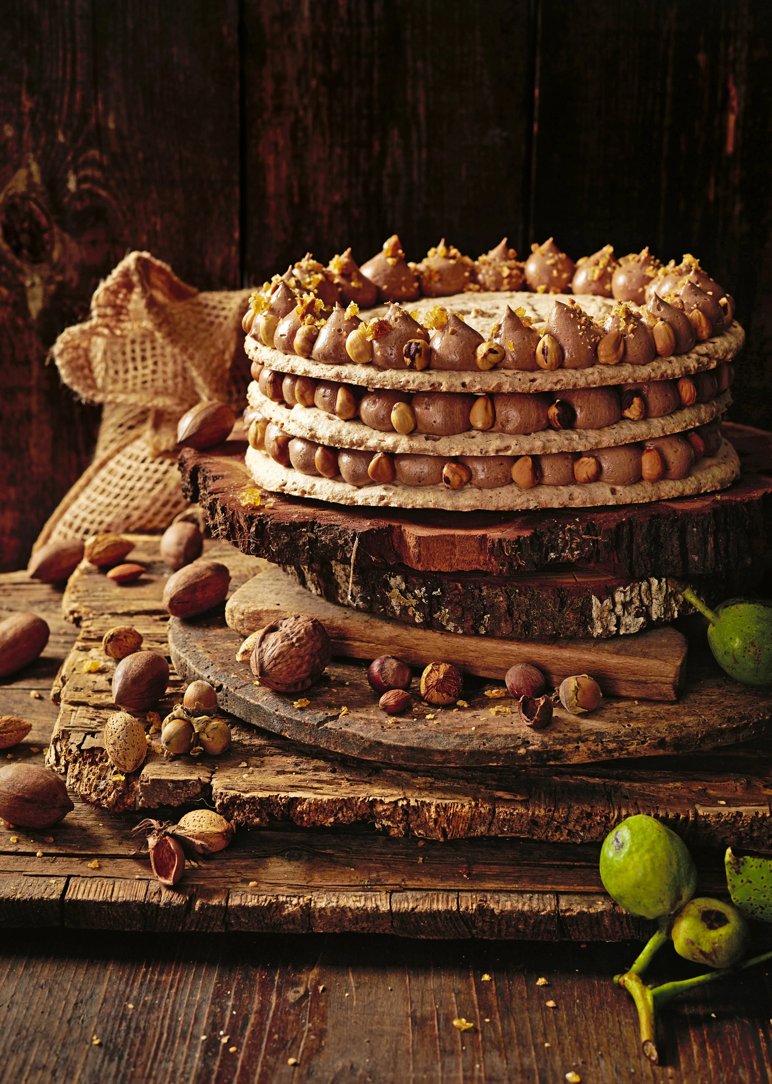 Walnuss-Dacquoise mit Nougatcreme