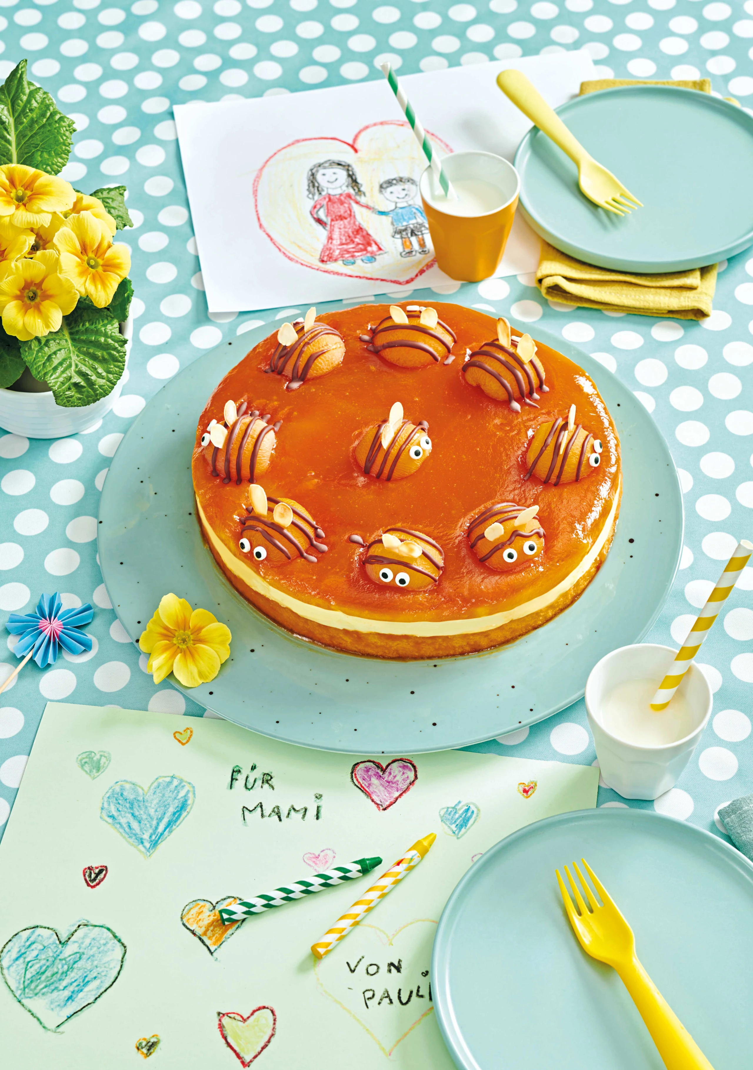 Puddingcreme-Torte mit Bienchen