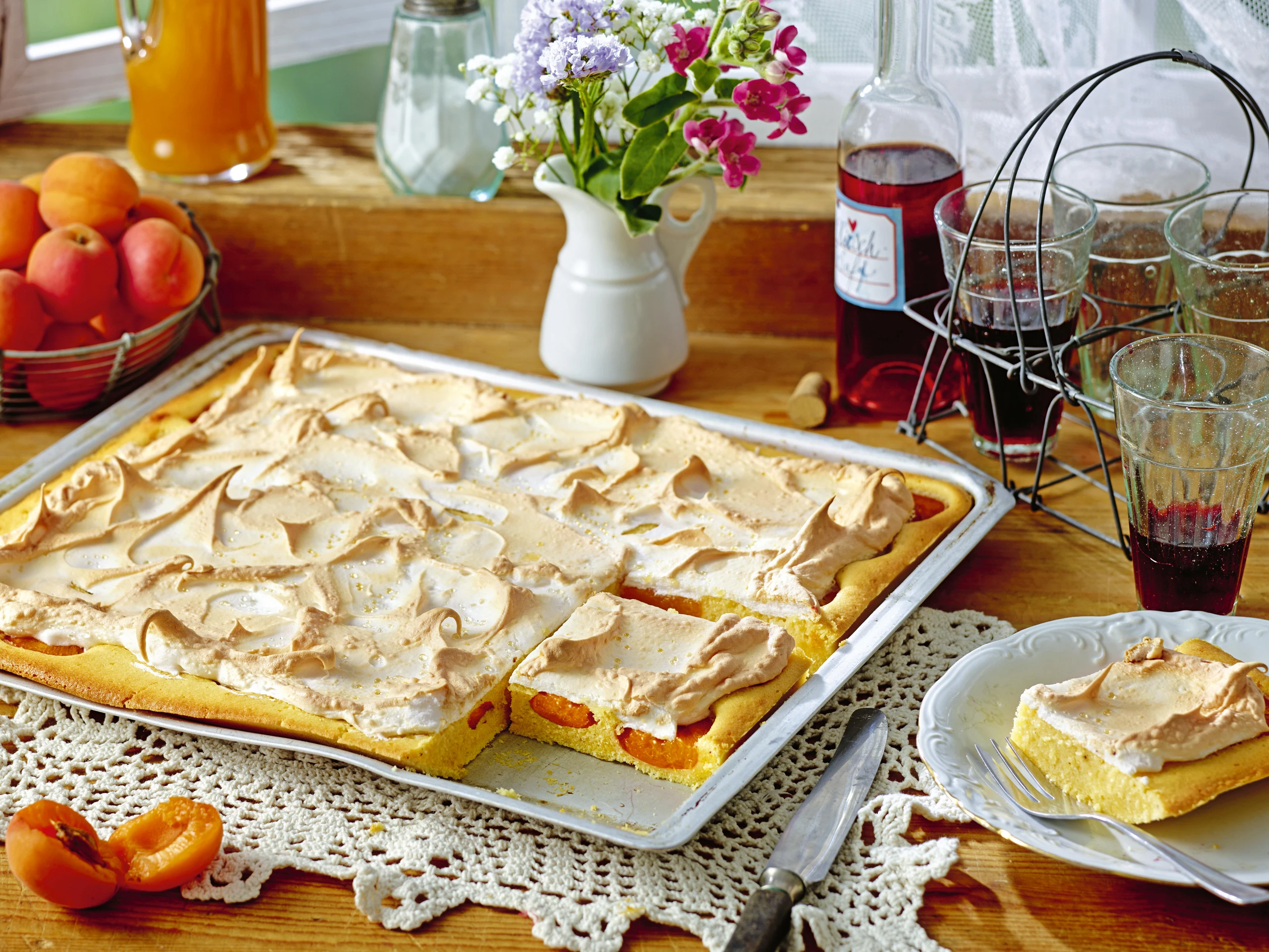 Marillenschnitte mit Schneehauberl