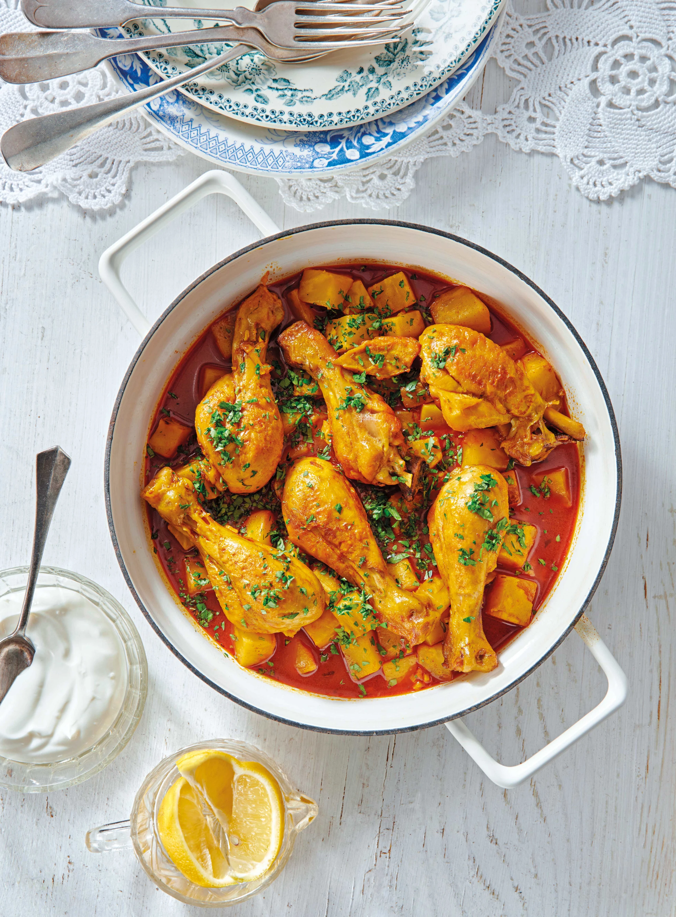 Würziger Sellerie-Eintopf mit Hühnerkeulen