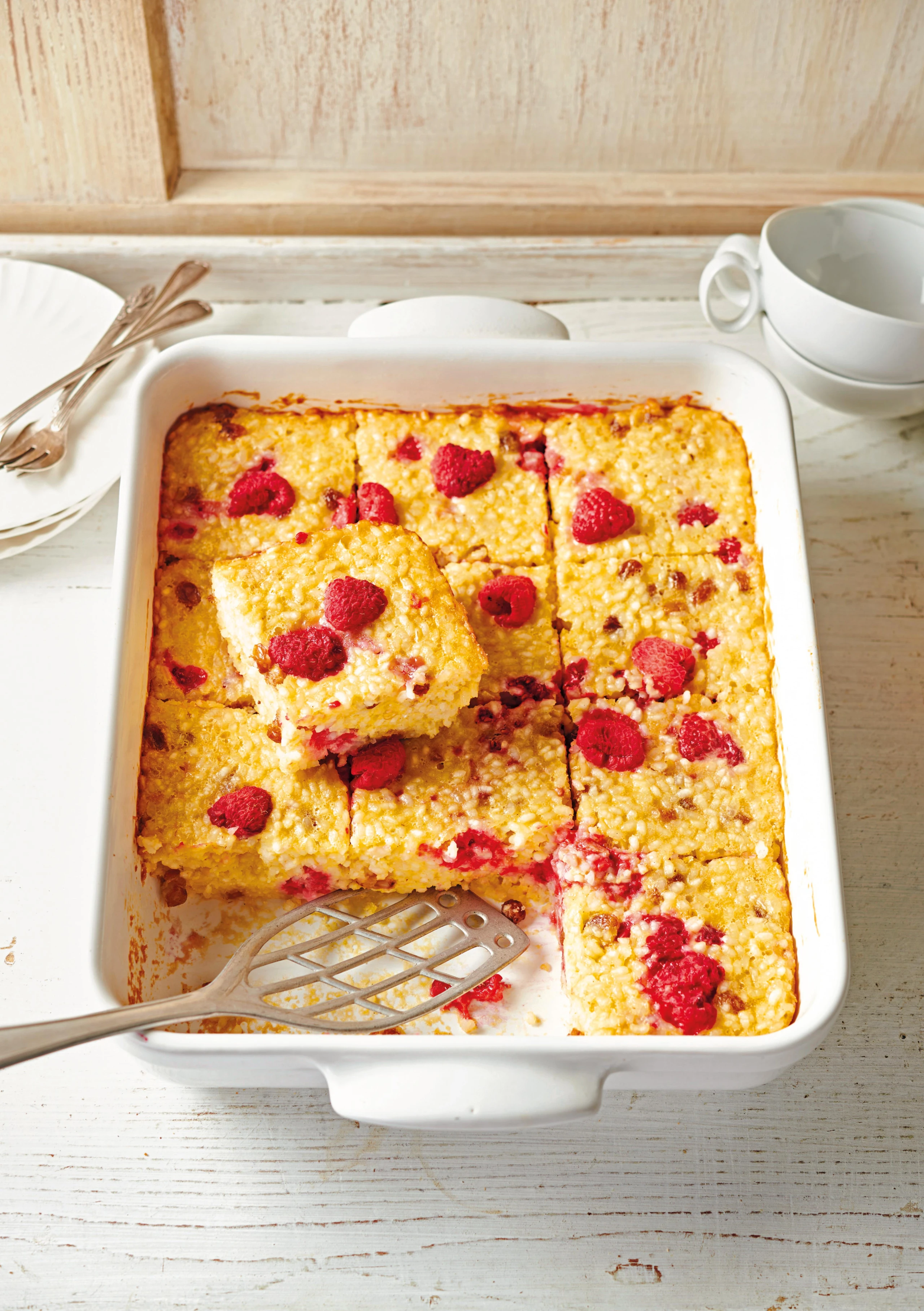 Milchreisschnitte mit Himbeeren