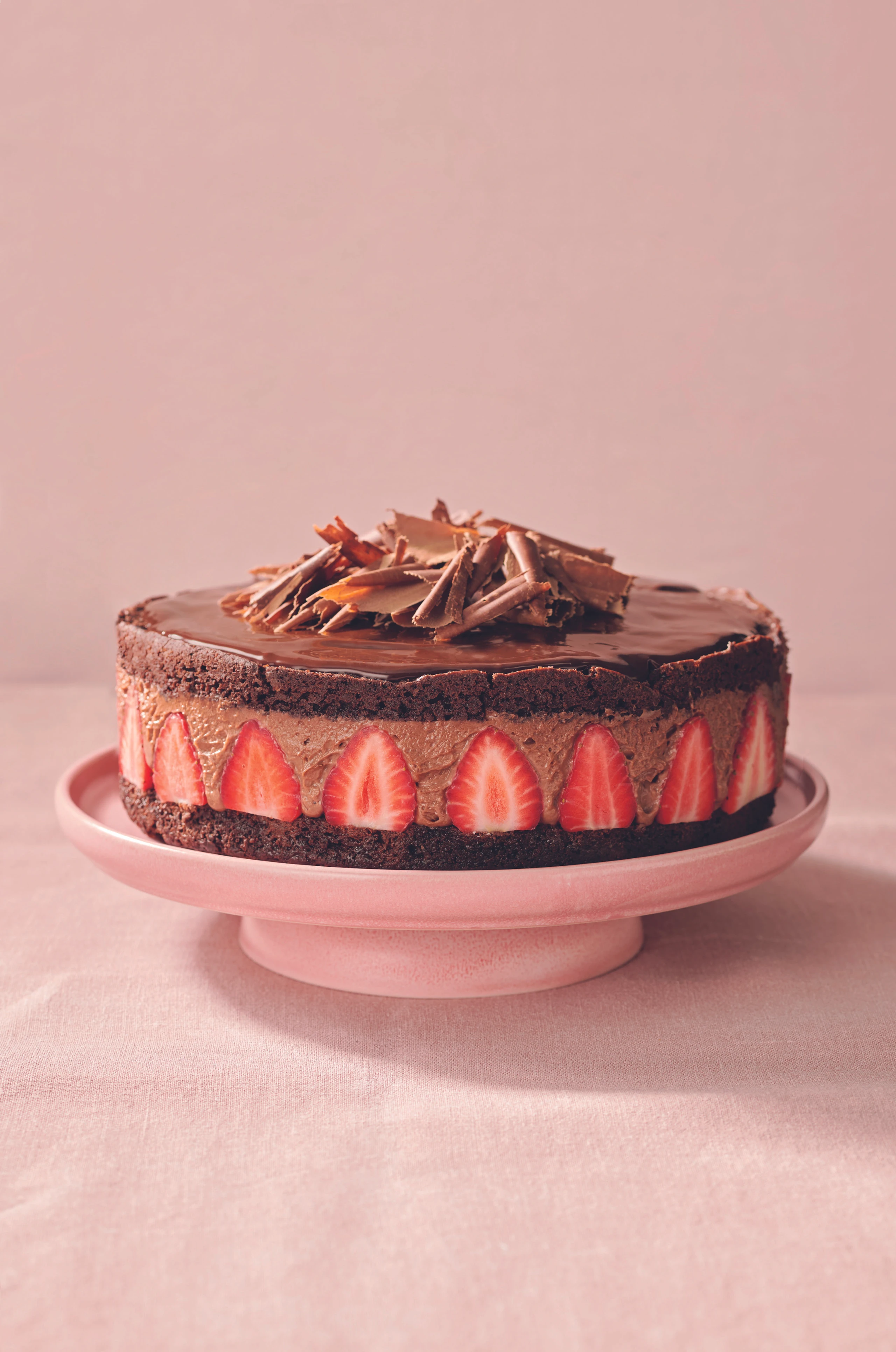 Schokoladetorte mit Erdbeeren