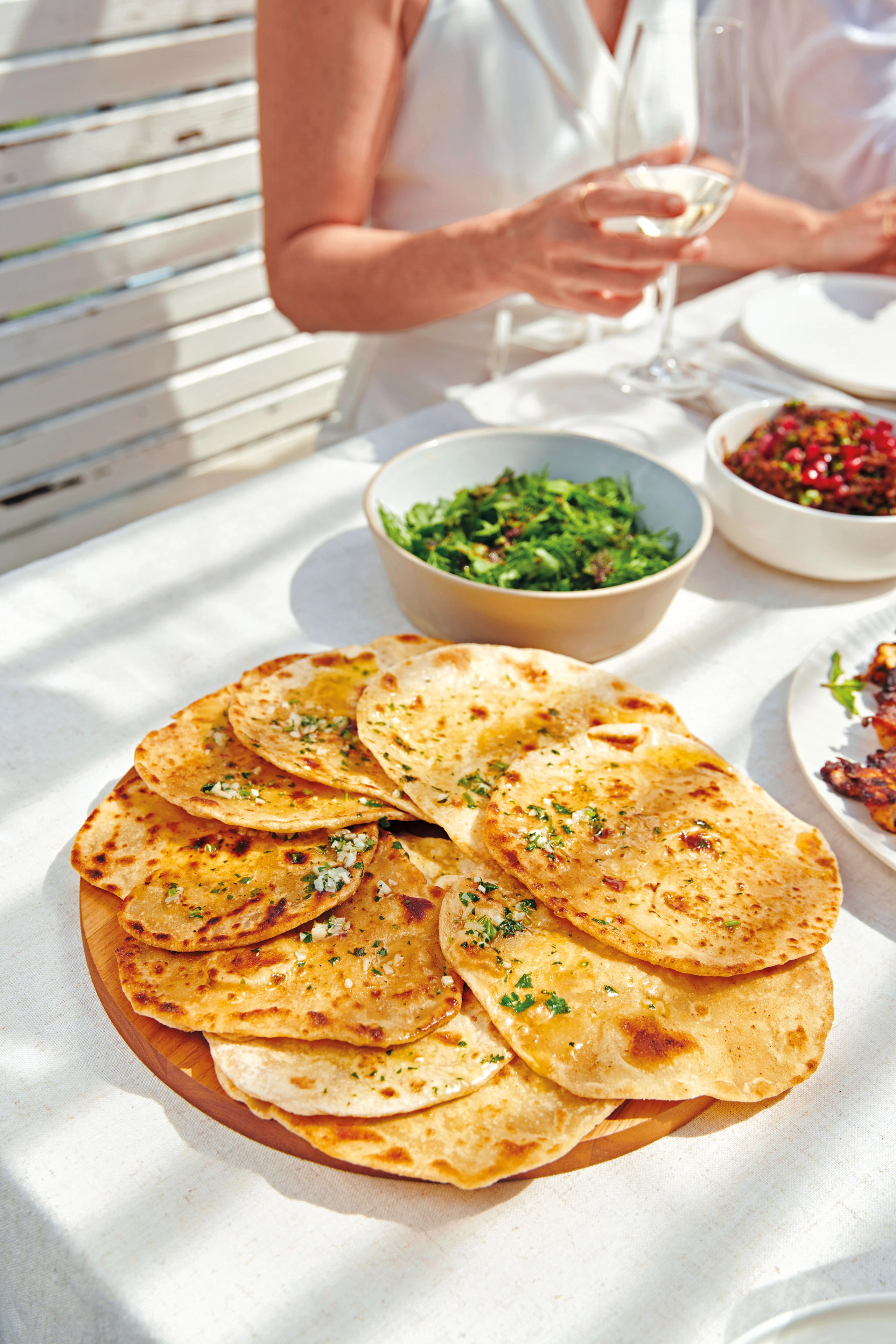 Roti mit Knoblauch-Koriander-Butter