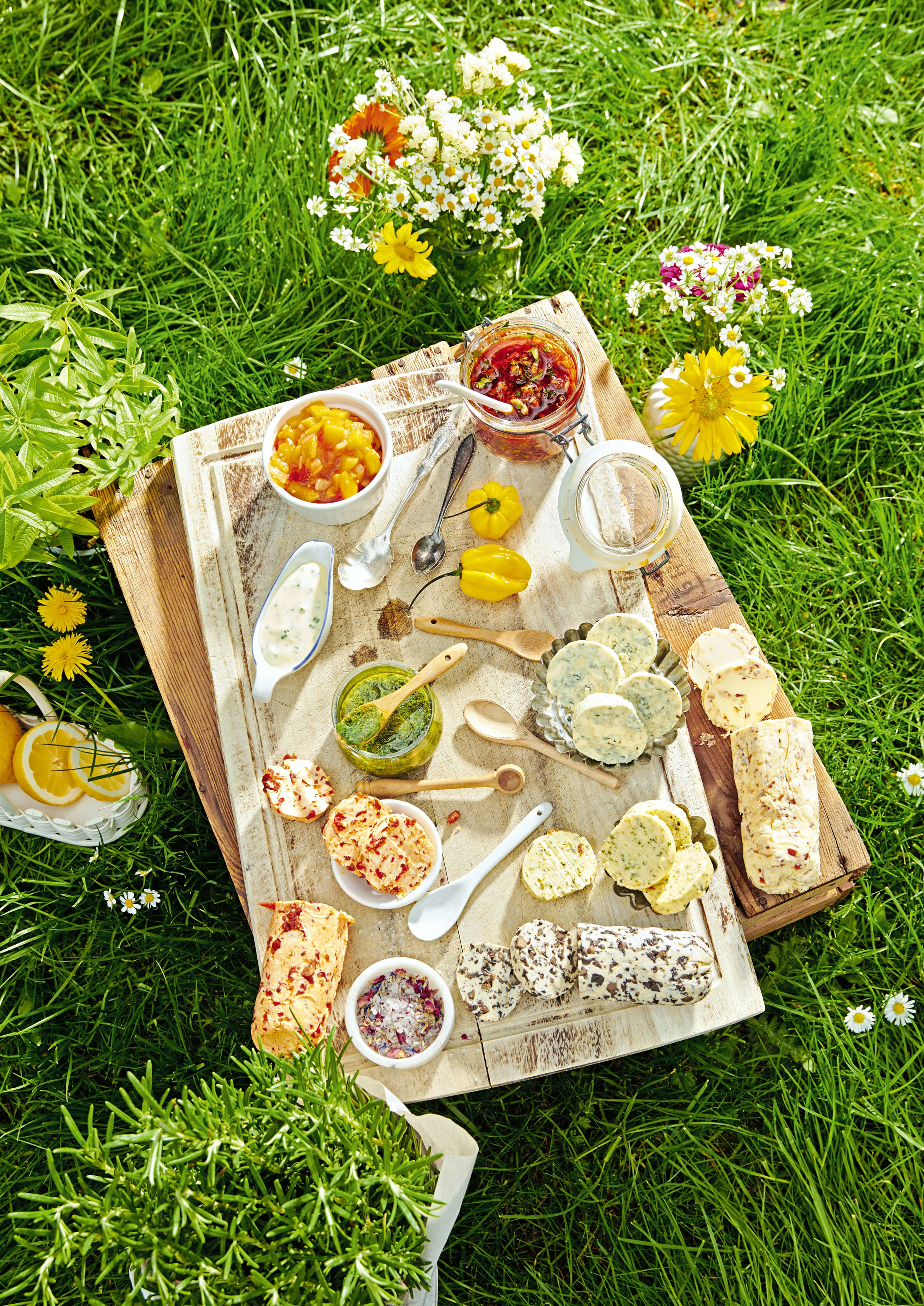 Grillbutter mit getrockneten Paradeisern und Chili