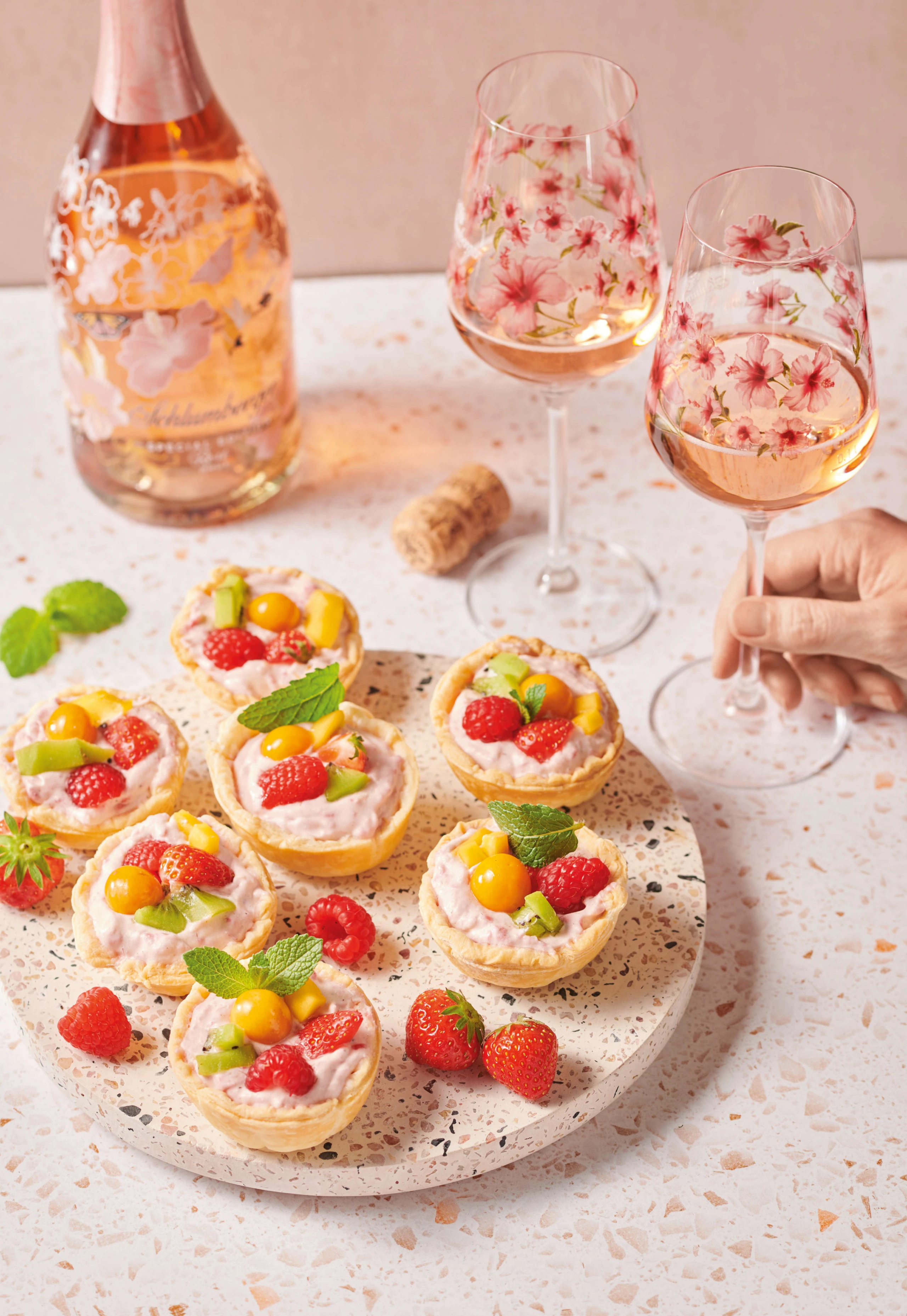 Blätterteig-Törtchen mit Himbeer-Sekt-Creme