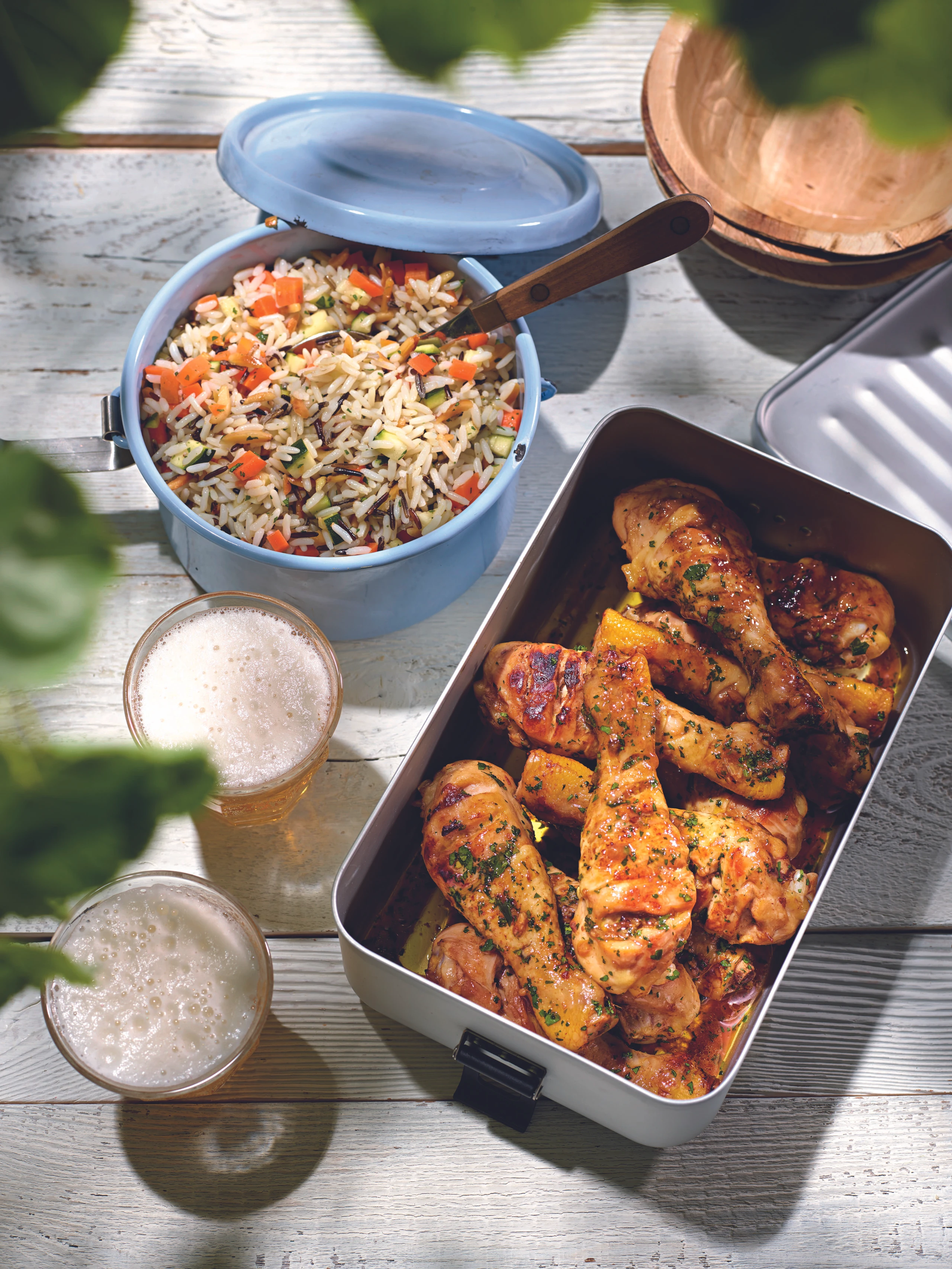 Drumsticks mit Barbecue-Marinade und Reissalat