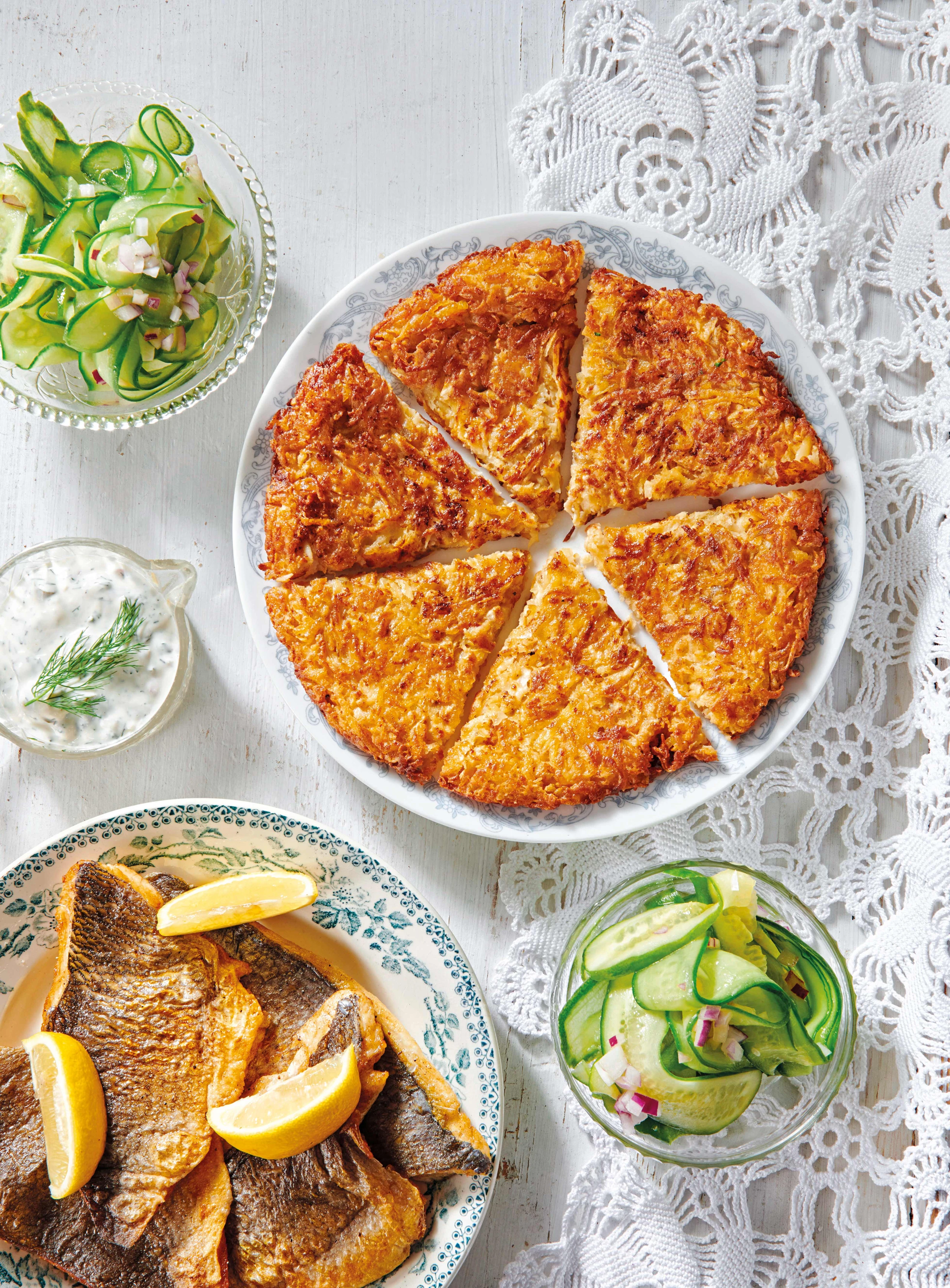 Sellerie-Rösti mit Goldbrasse, Gurkensalat und Sauce Tartare