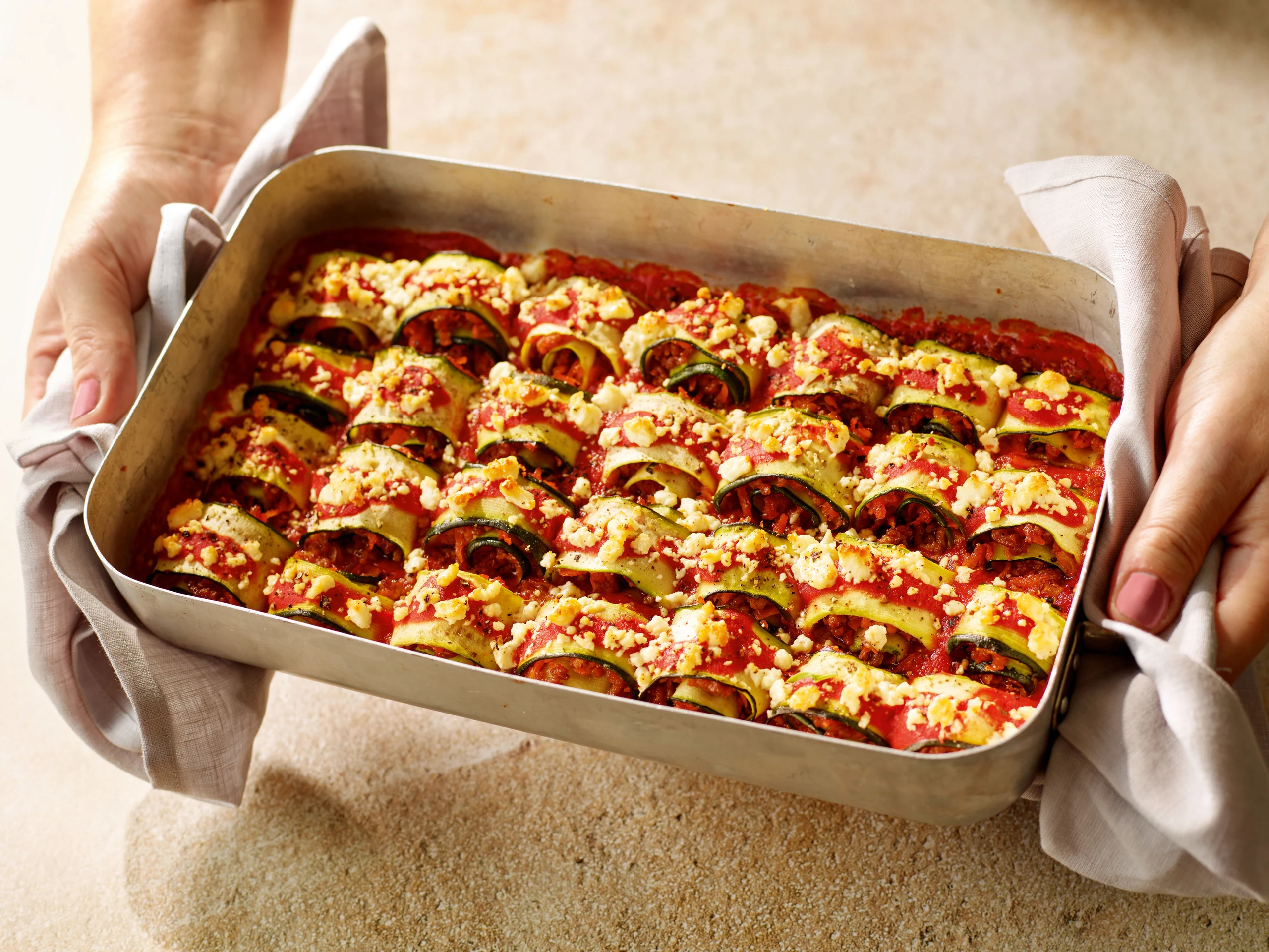 Zucchiniröllchen mit faschierter Fülle