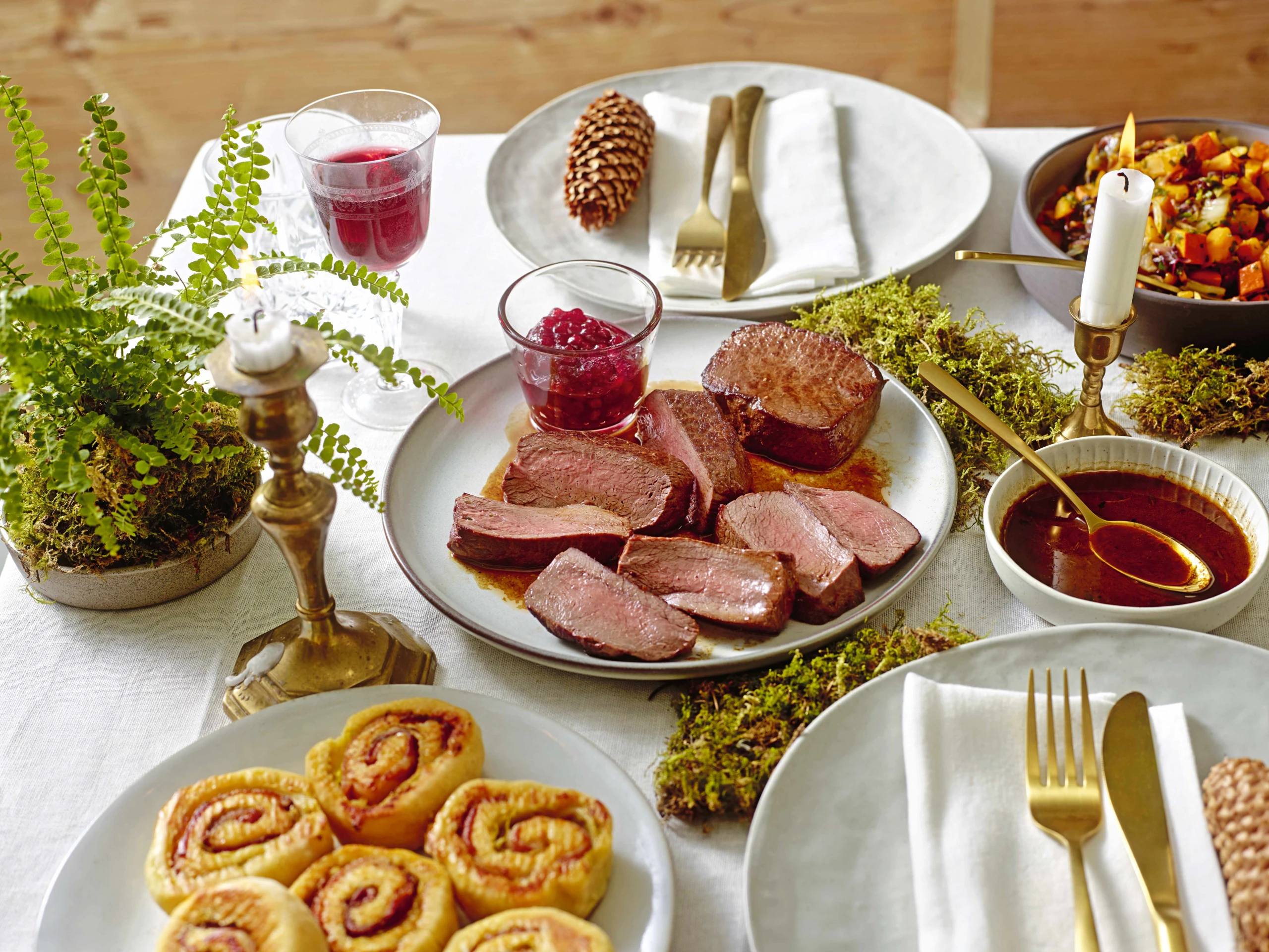 Hirschsteaks mit Kürbis und Erdäpfel-Kohlroulade