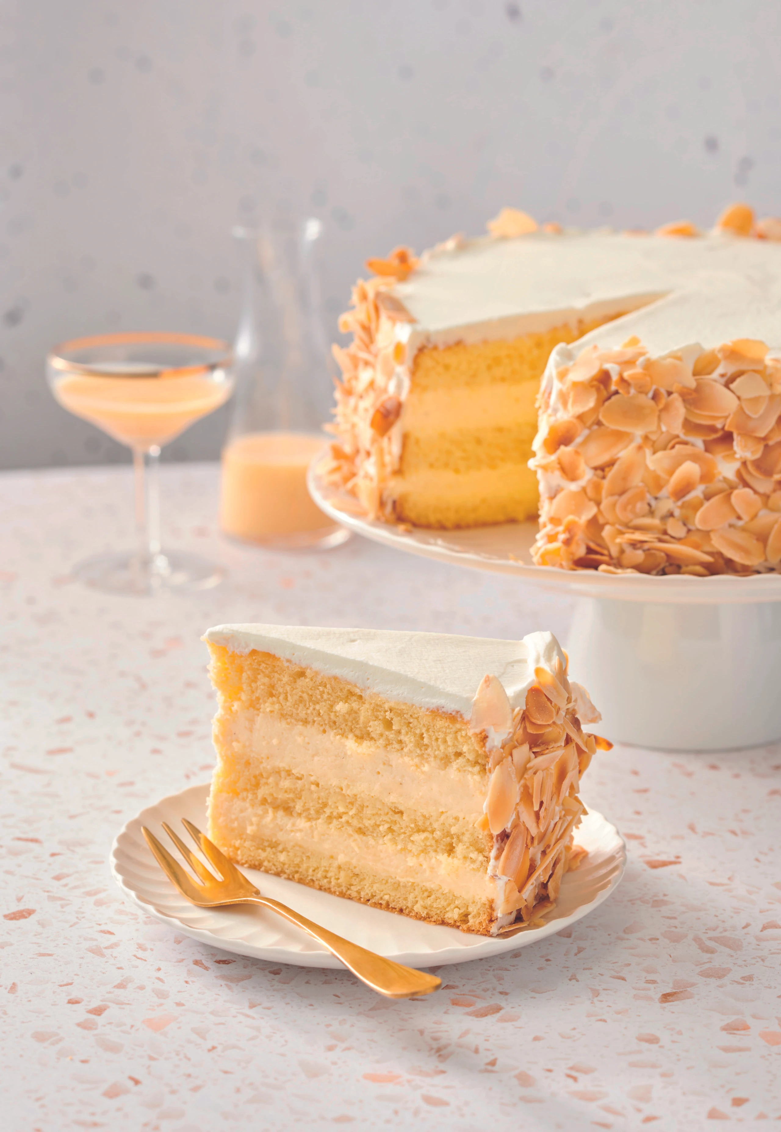 Eierlikör-Biskuittorte