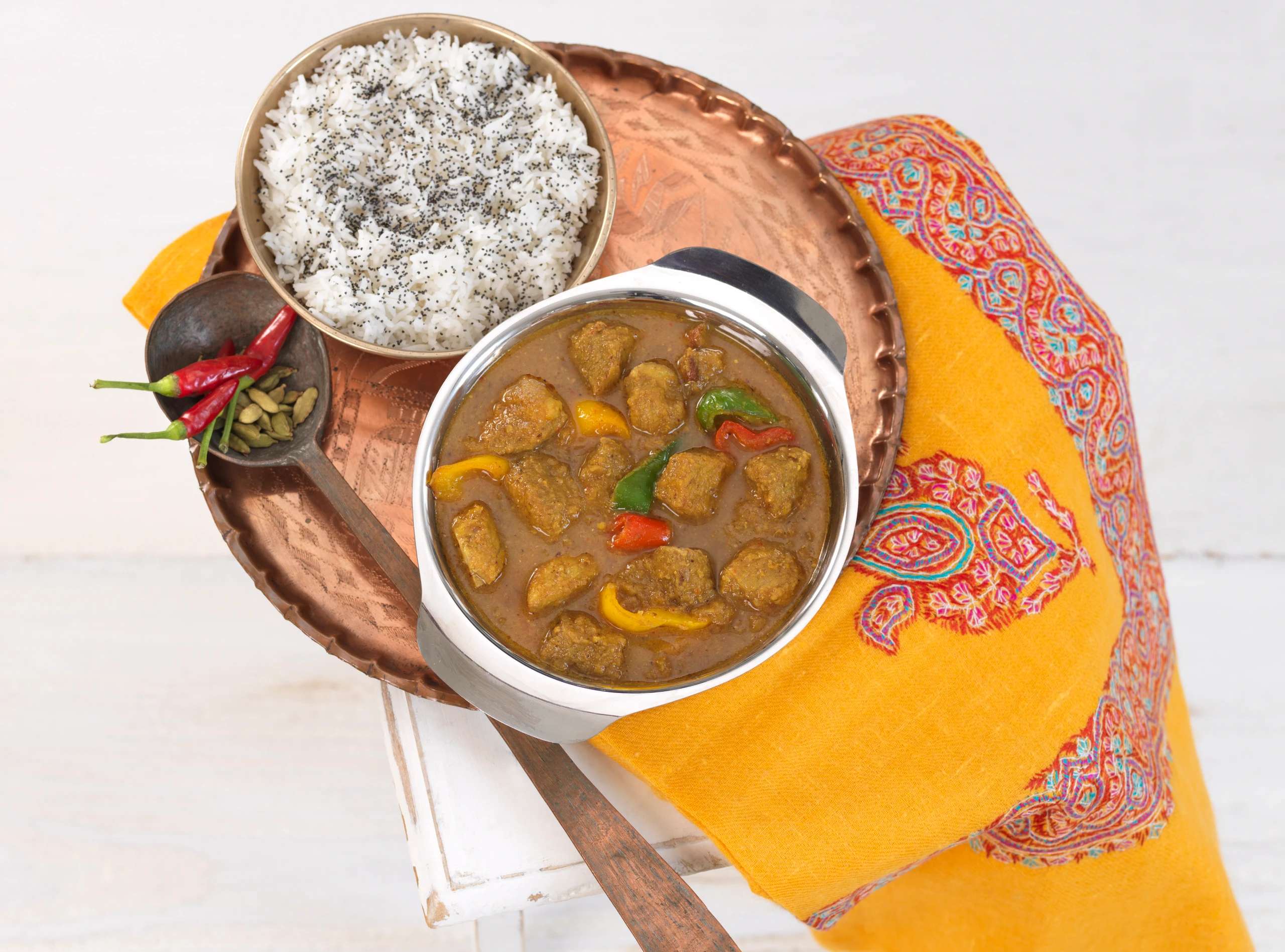 Indisches Vindaloo-Curry mit Mohnreis