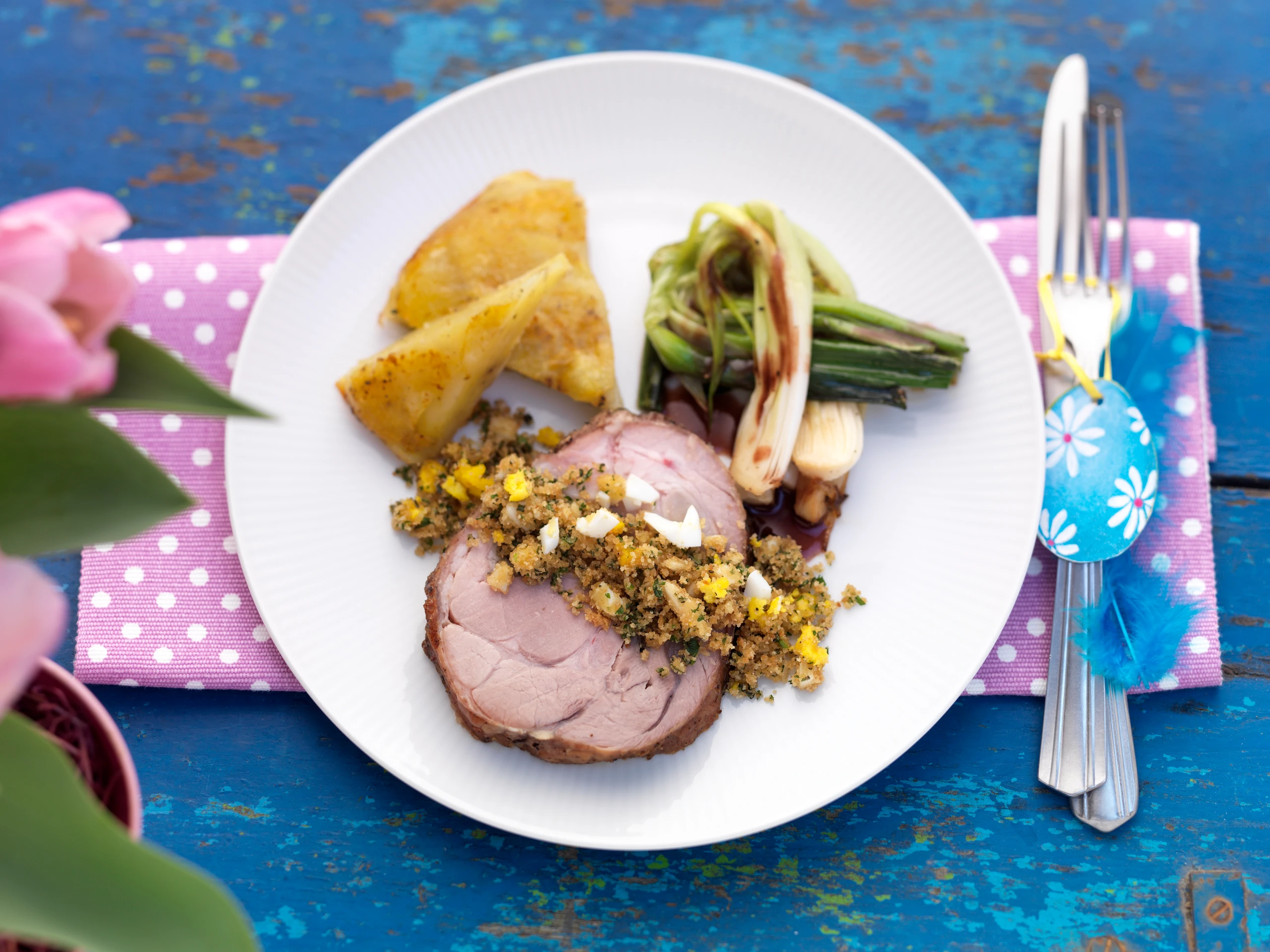 Lammschulter mit Kräuter-Polonaise