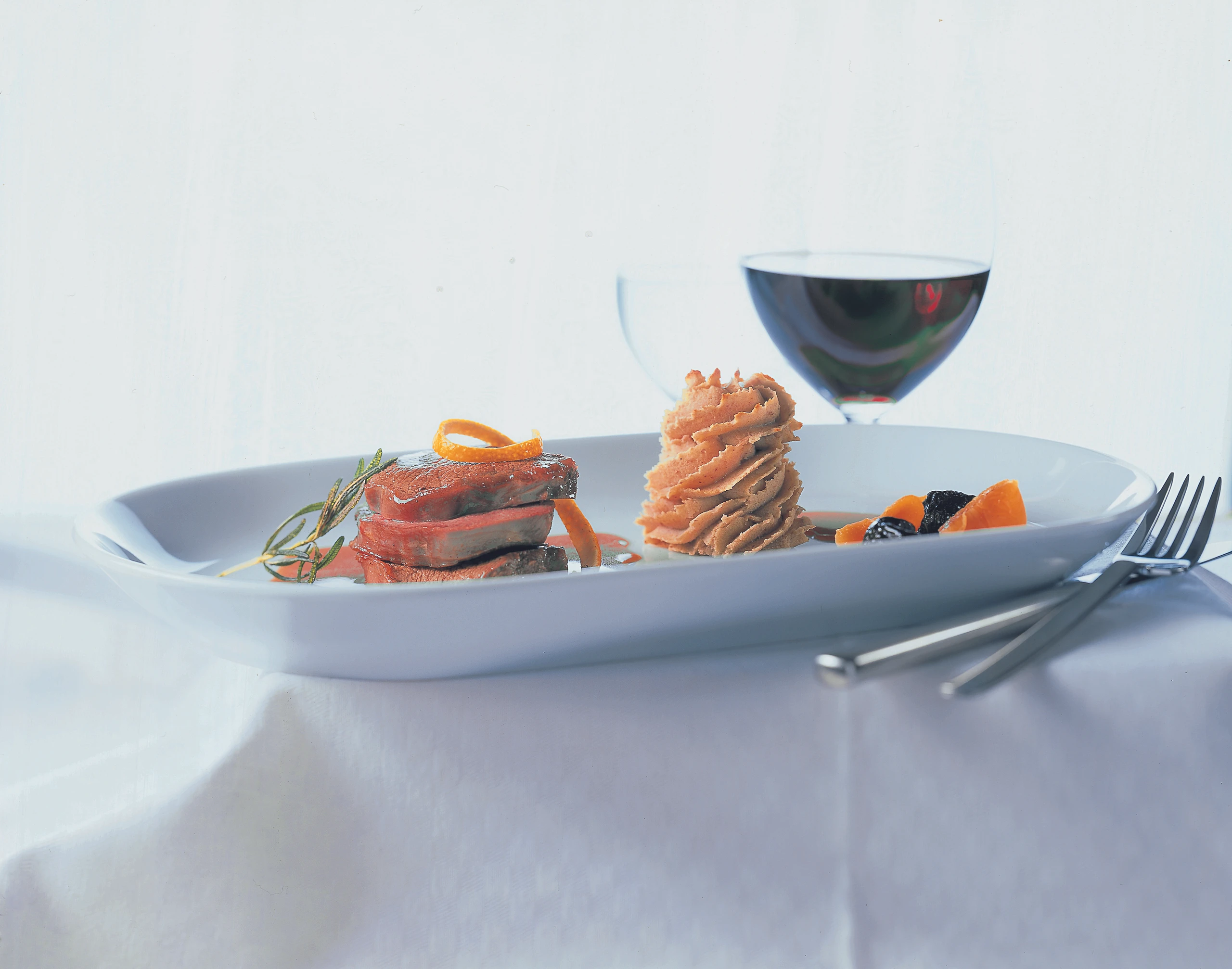 Wildschweinmedaillons mit Erdäpfel-Kastanienkrapferln