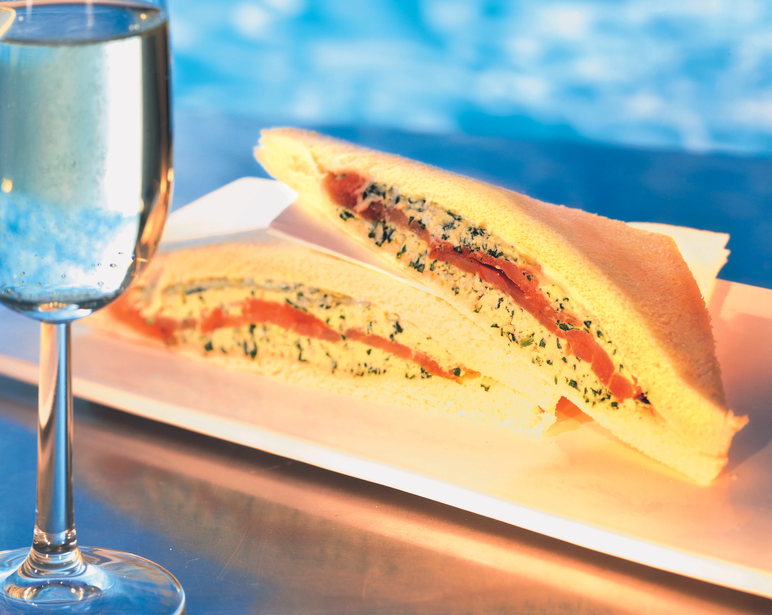 Tramezzini mit Rucola und Räucherlachs