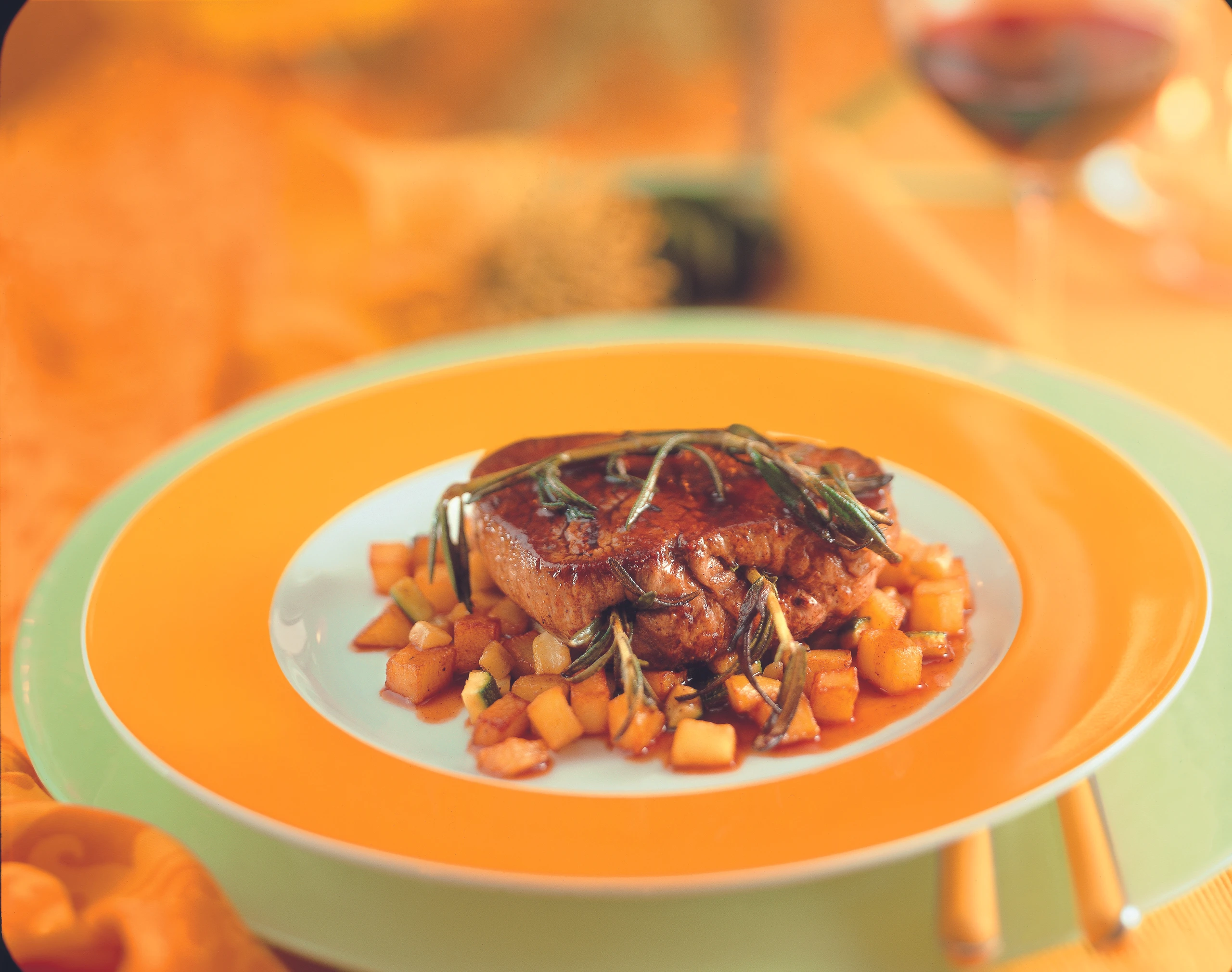 Rosmarin-Rindsfilet mit Portweinsauce und Erdäpfel-Zucchini-Gemüse