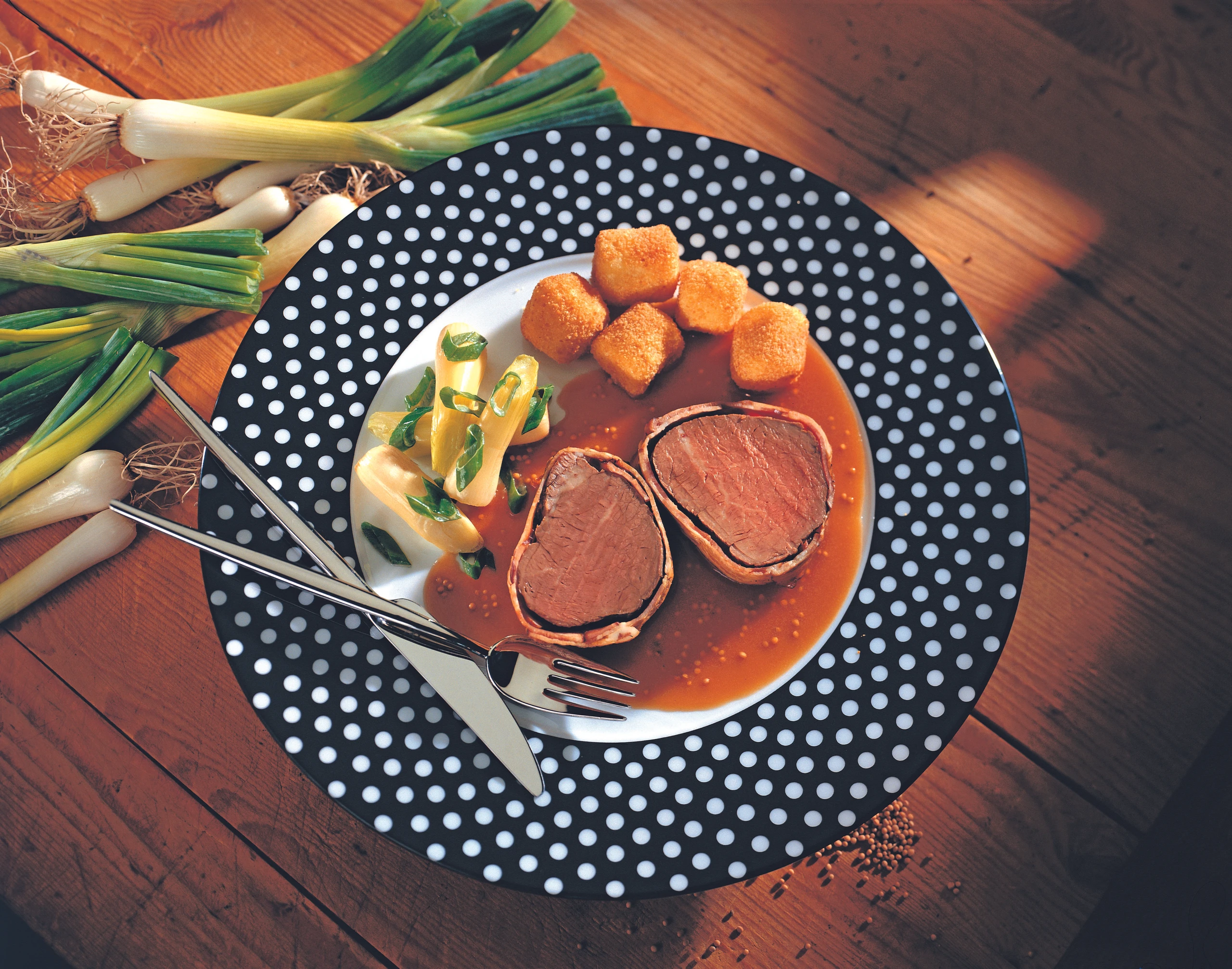 Rindsfilet im Speckmantel mit gebackenen Erdäpfelnockerln