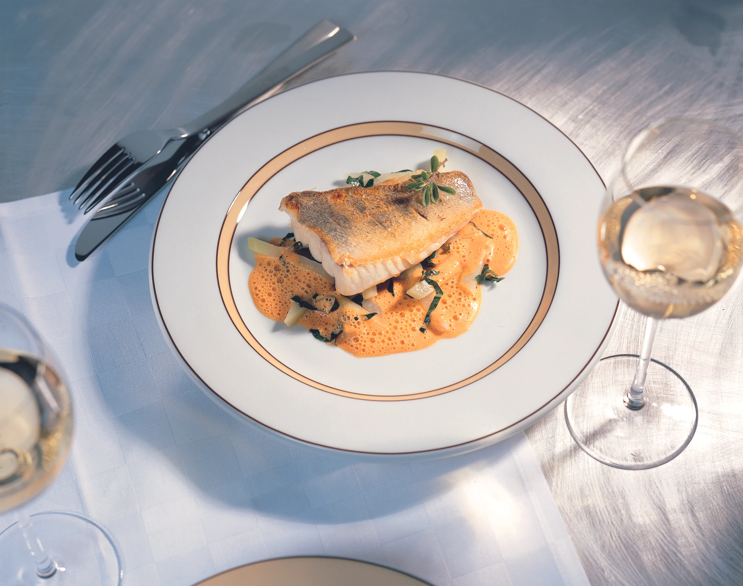 Zanderfilet auf Paprikaschaum mit Kohlrabigemüse