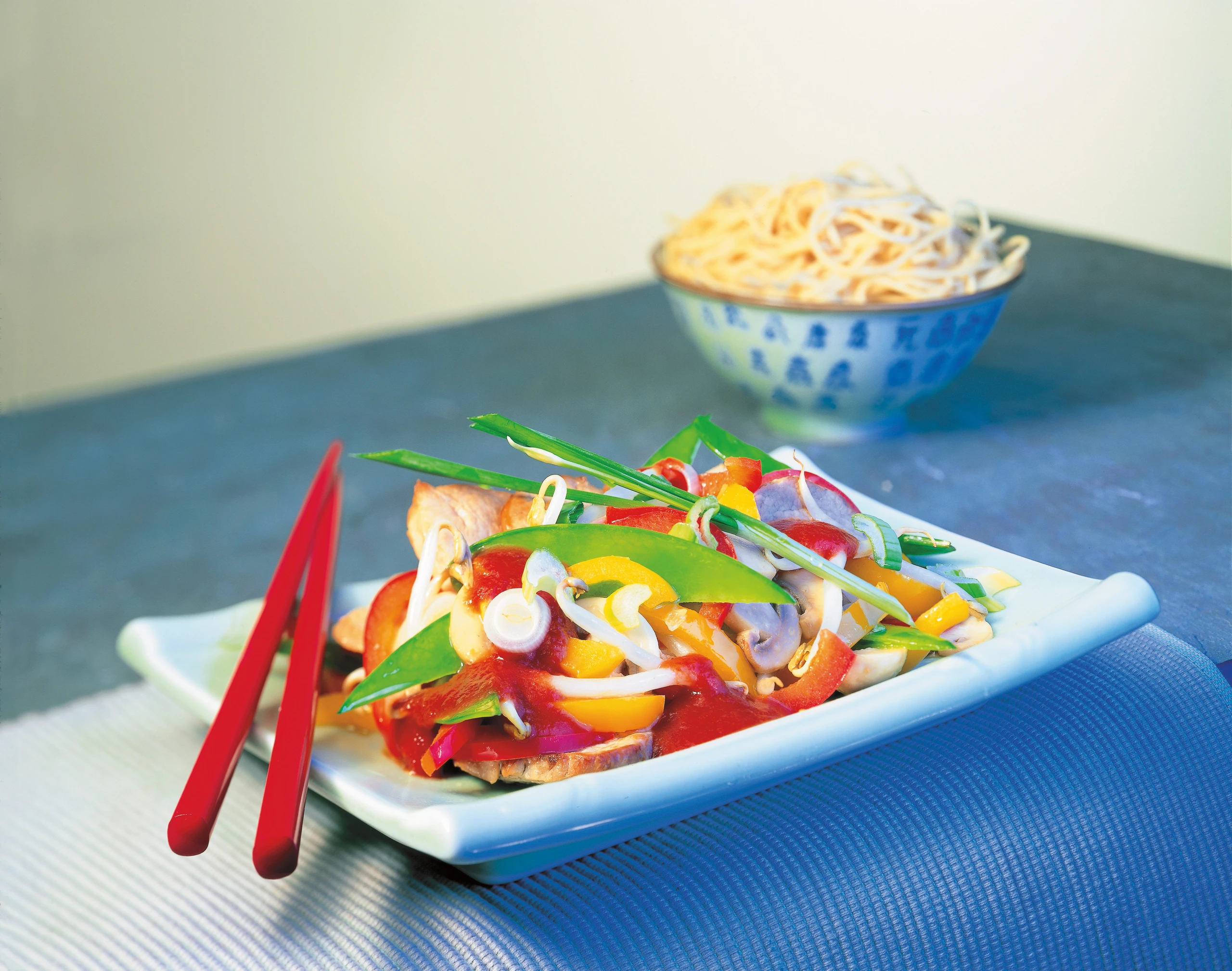 Chinesische Pfanne mit Schweinefilet