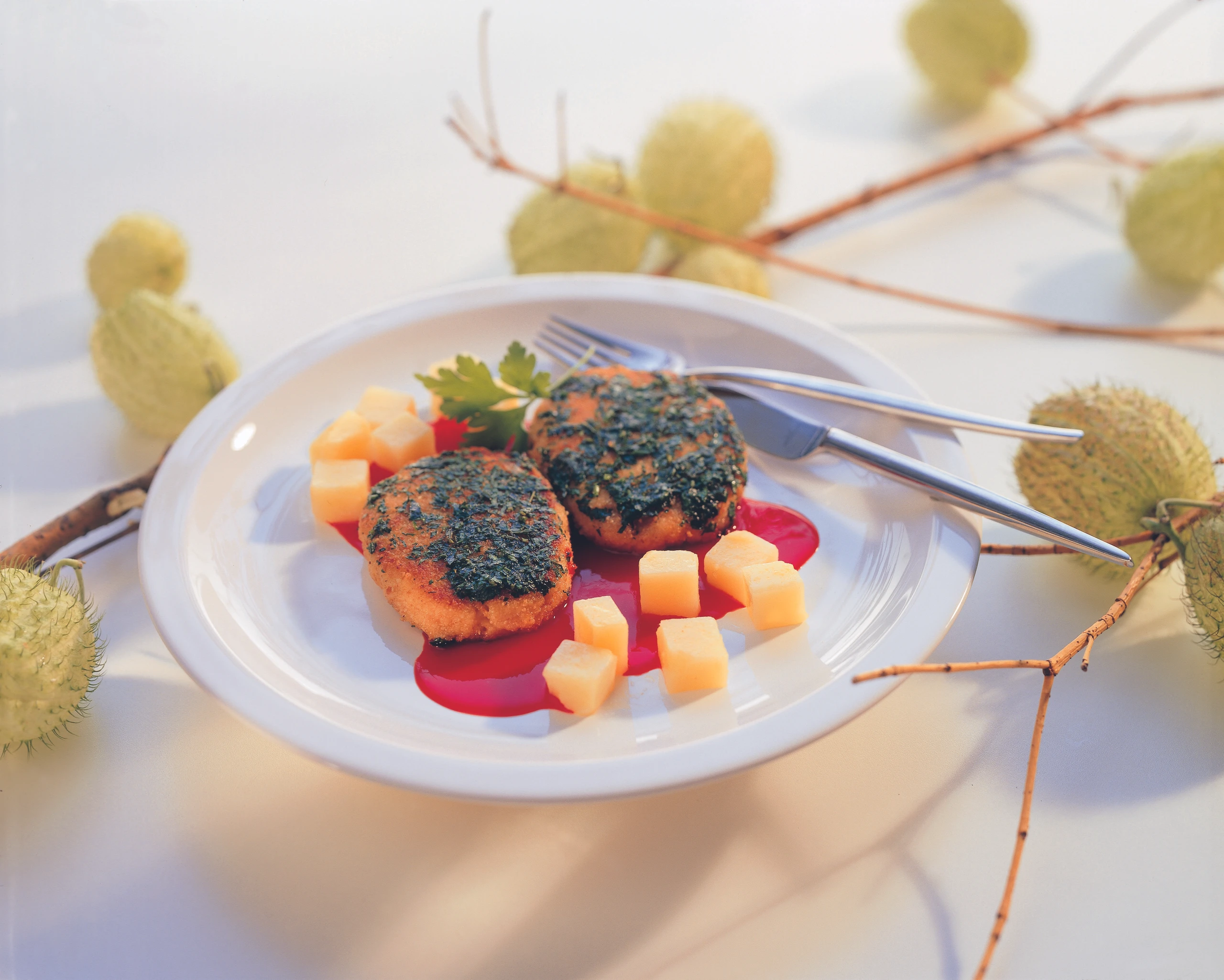 Faschiertes Putenschnitzel in Kräuterpanier mit Buttererdäpfeln