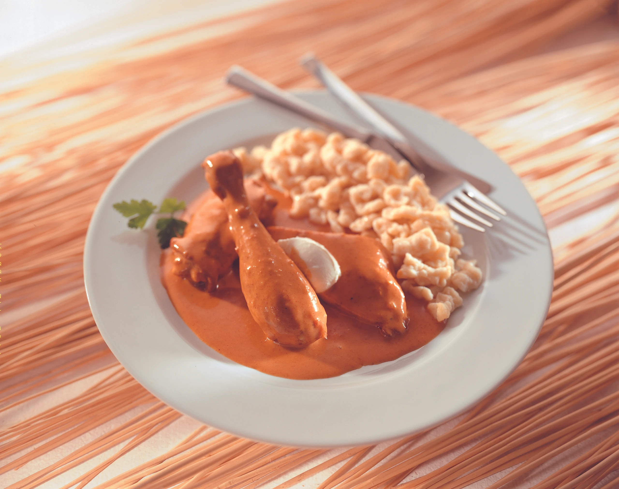 Paprikahendl mit Butternockerln