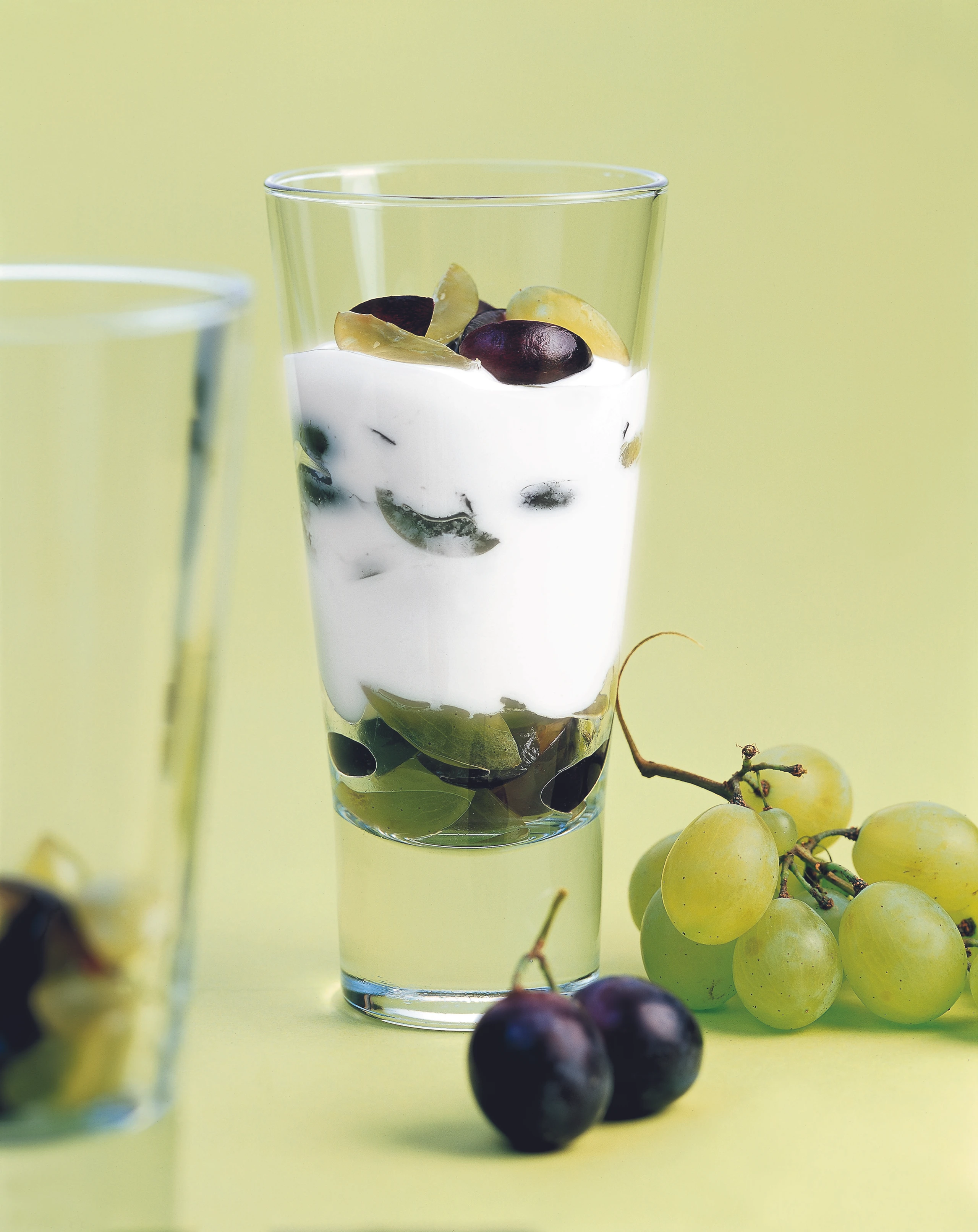 Topfen-Sauerrahm-Creme mit Trauben