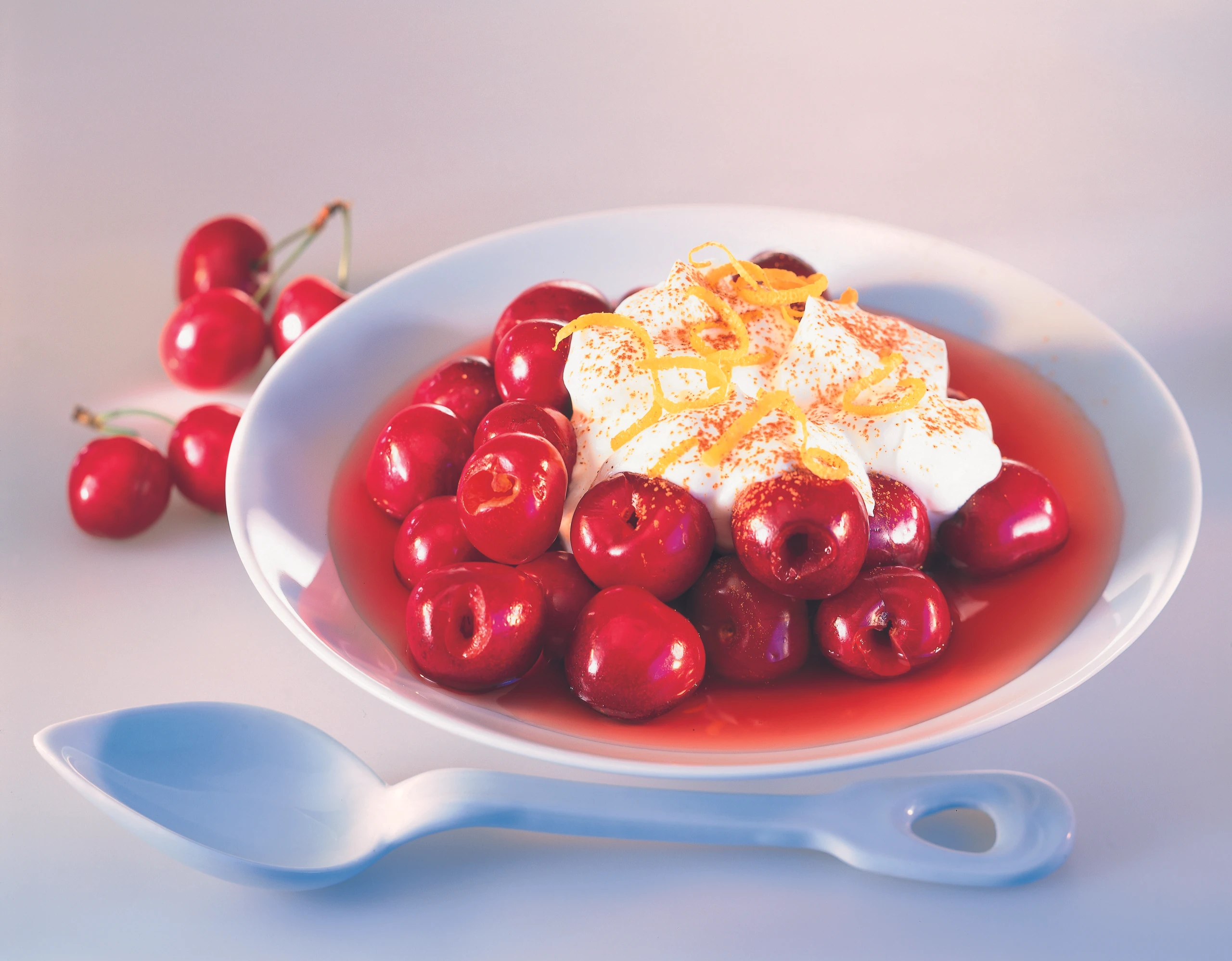 Marinierte Kirschen mit Vanillecreme