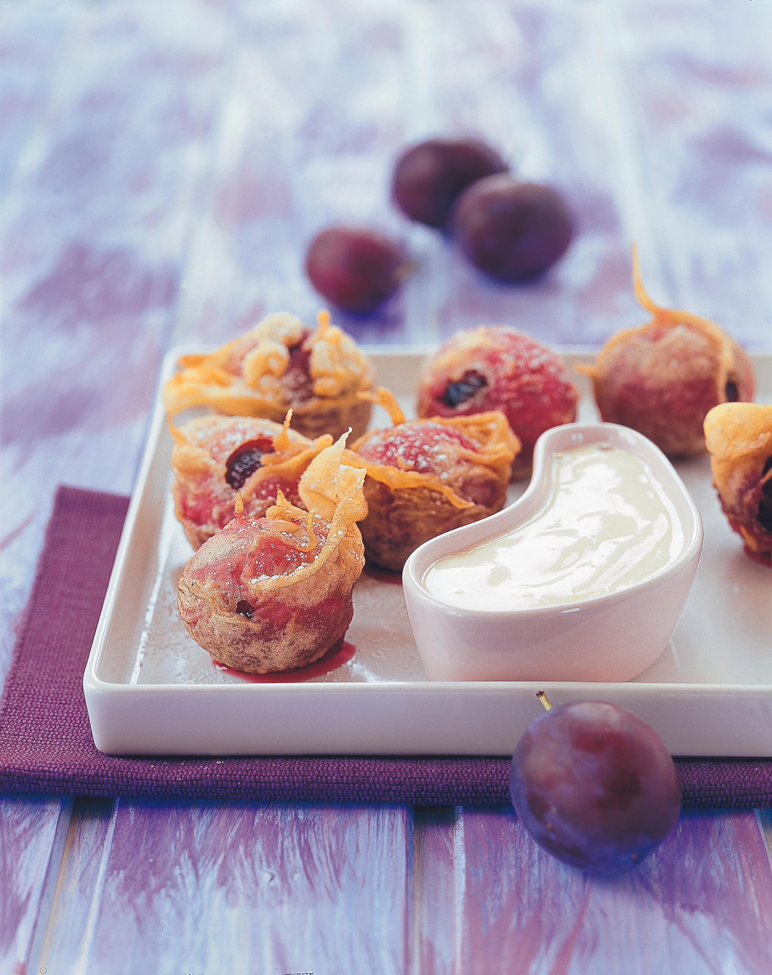 Tempura-Zwetschken mit Rum-Sabayon