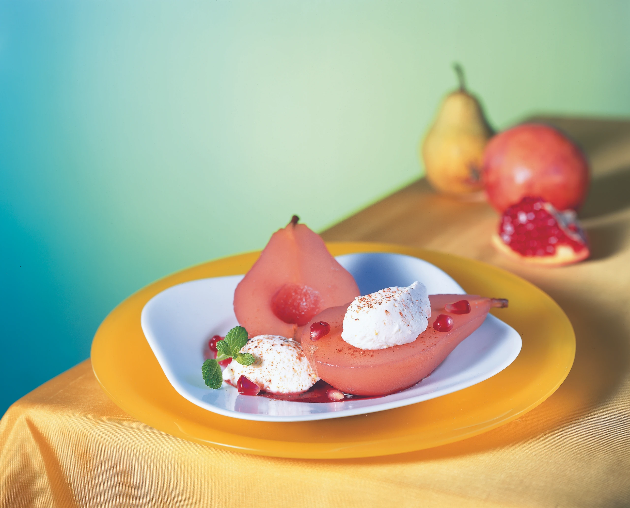 Joghurt-Nockerl mit Holler-Birnen