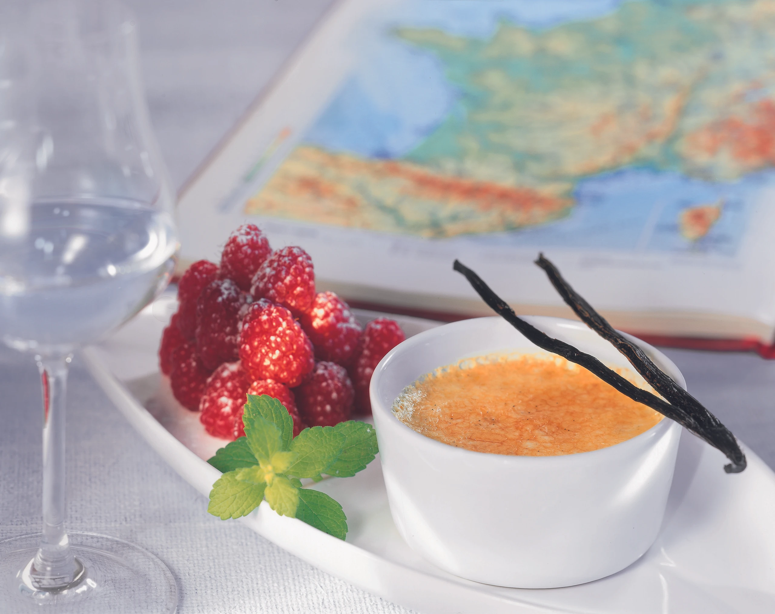 Crème brûlee aux Framboises: Creme brulee mit Himbeeren