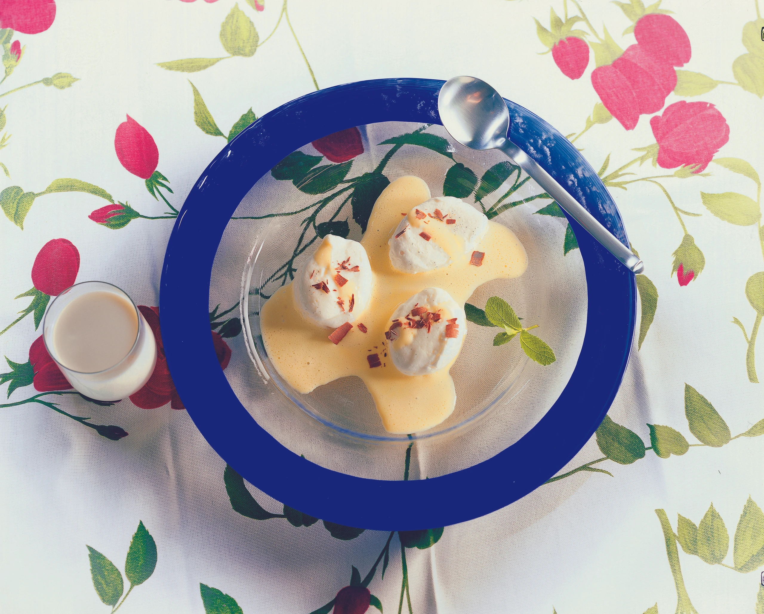 Schneenockerl mit Vanillesauce