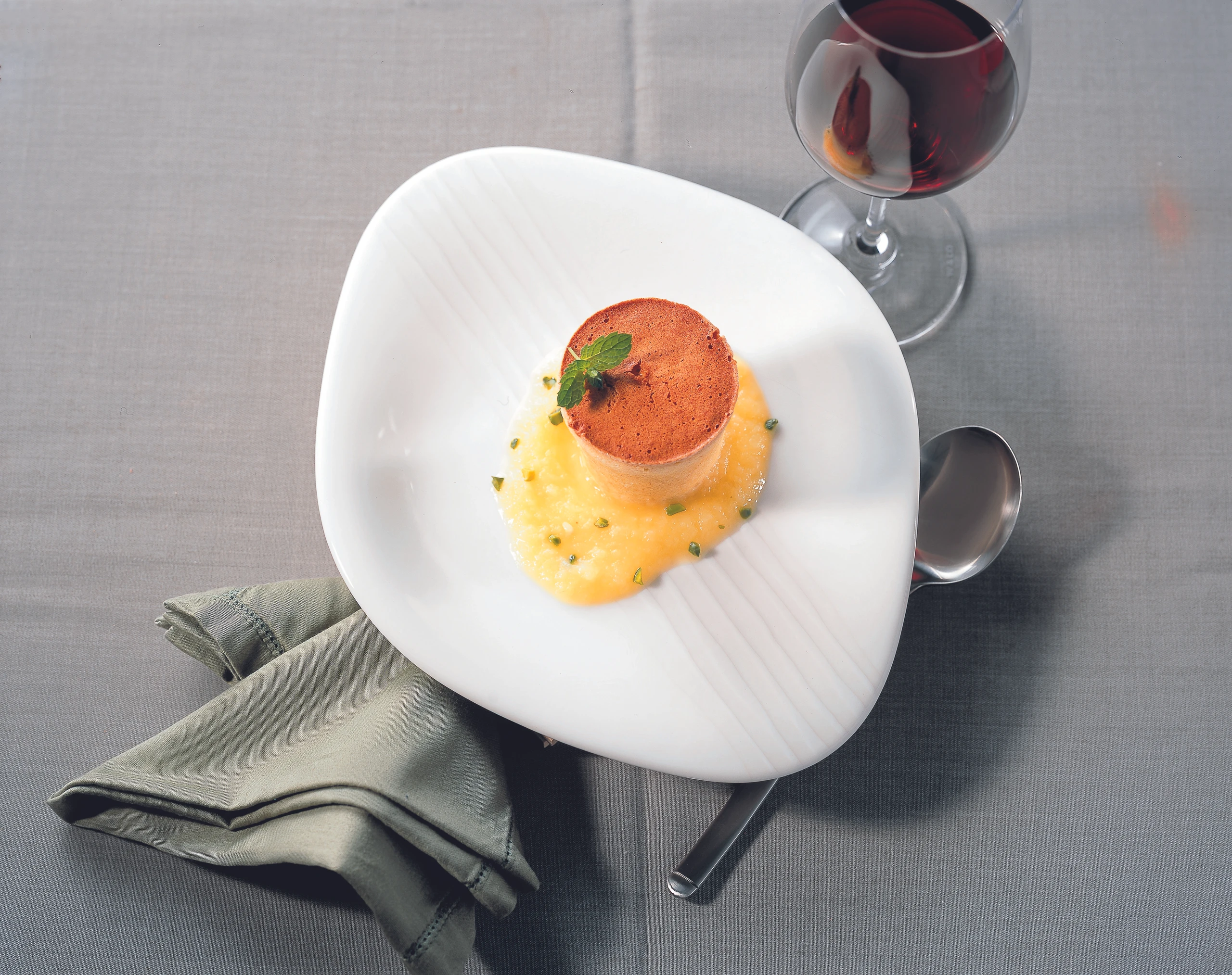 Mandelpudding mit Apfelsauce