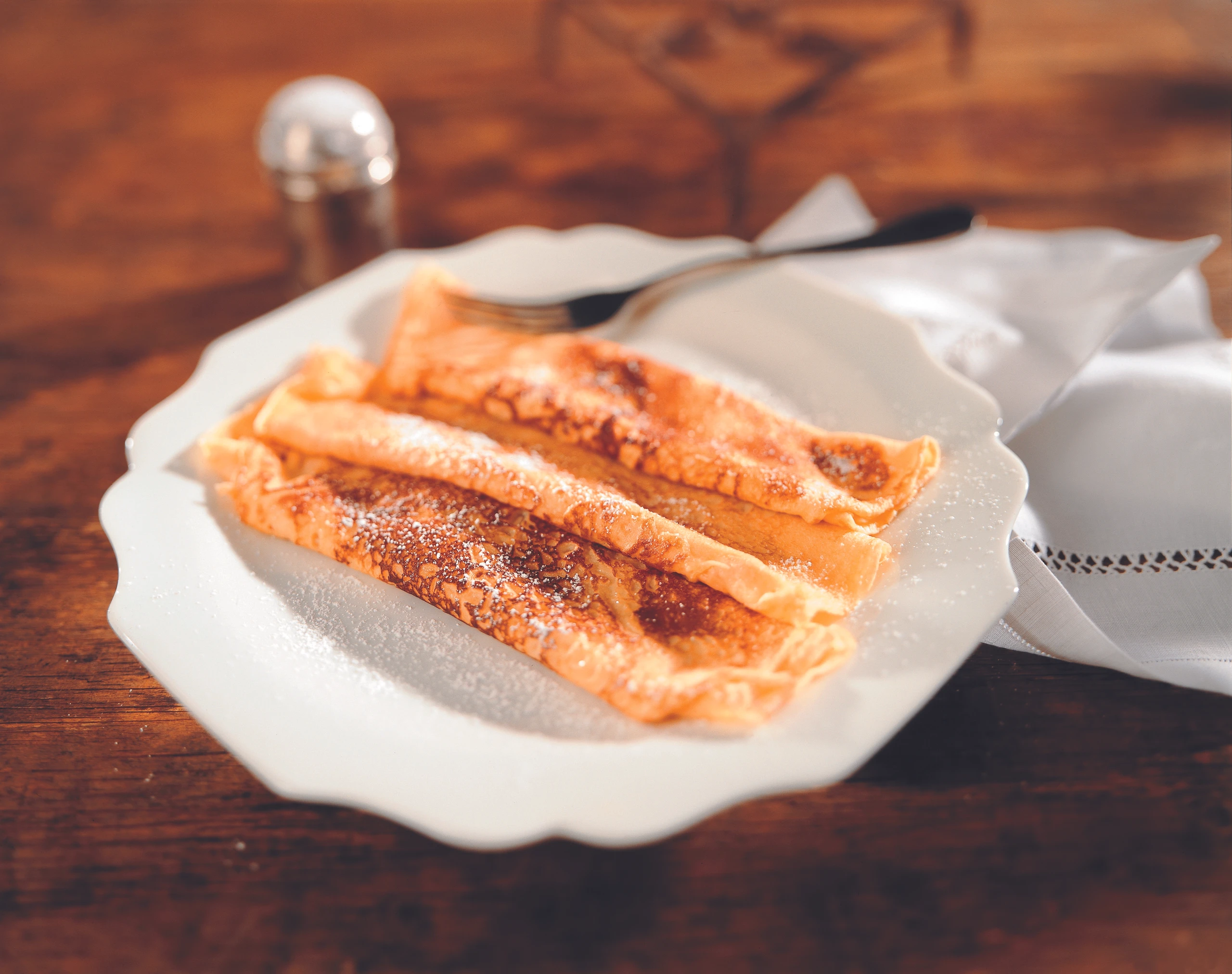 Palatschinken mit Marillenmarmelade