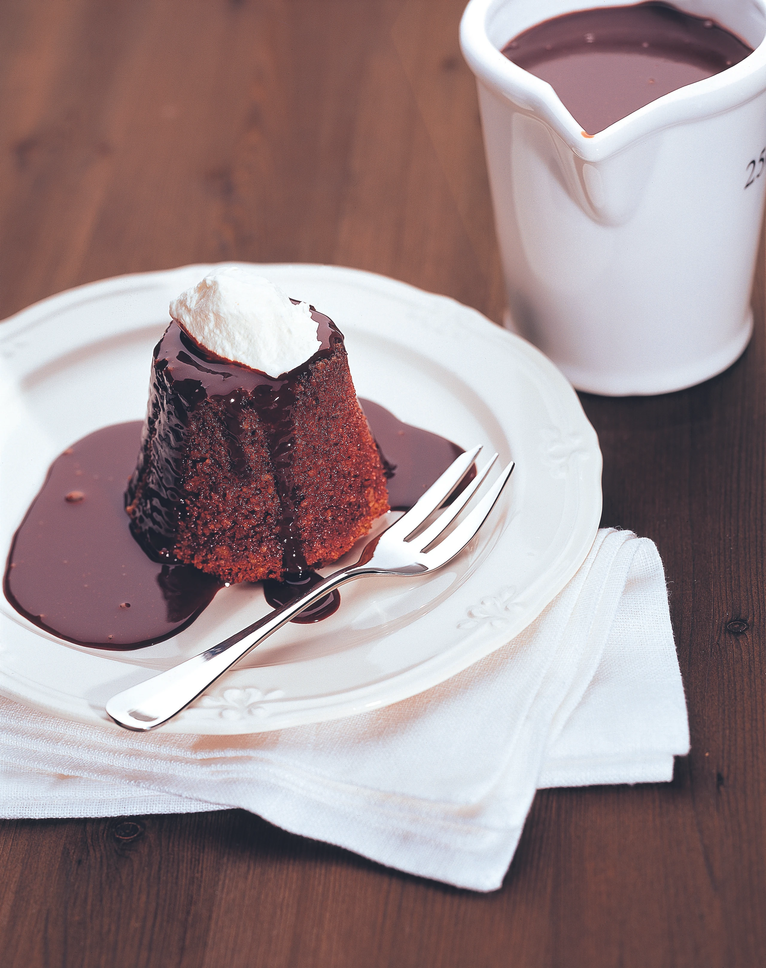 Plachuttas klassischer Schokoauflauf mit Schlag