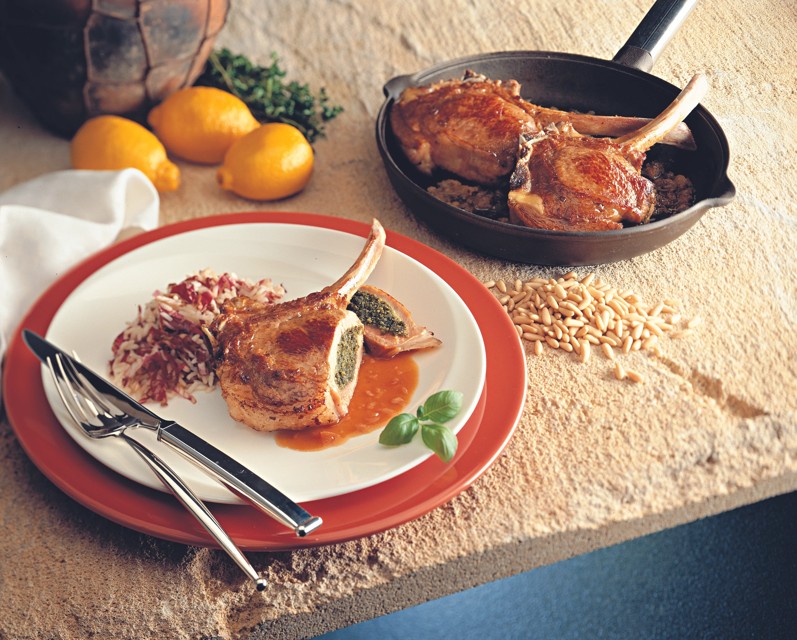 Gefüllte Kalbskoteletts mit Radicchio-Reis