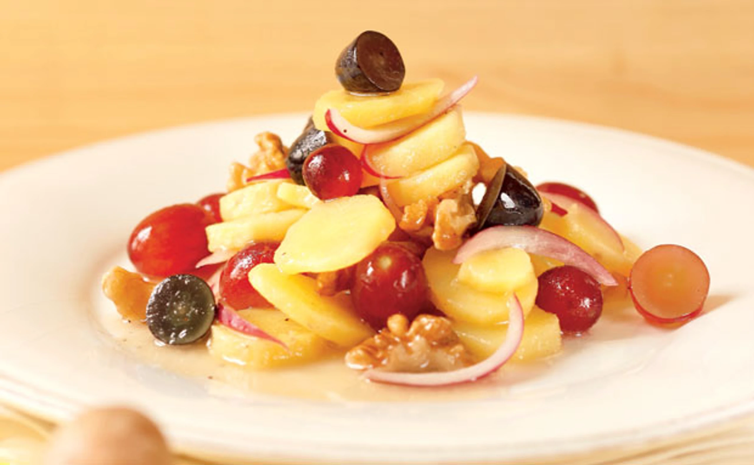 Erdäpfelsalat mit Trauben