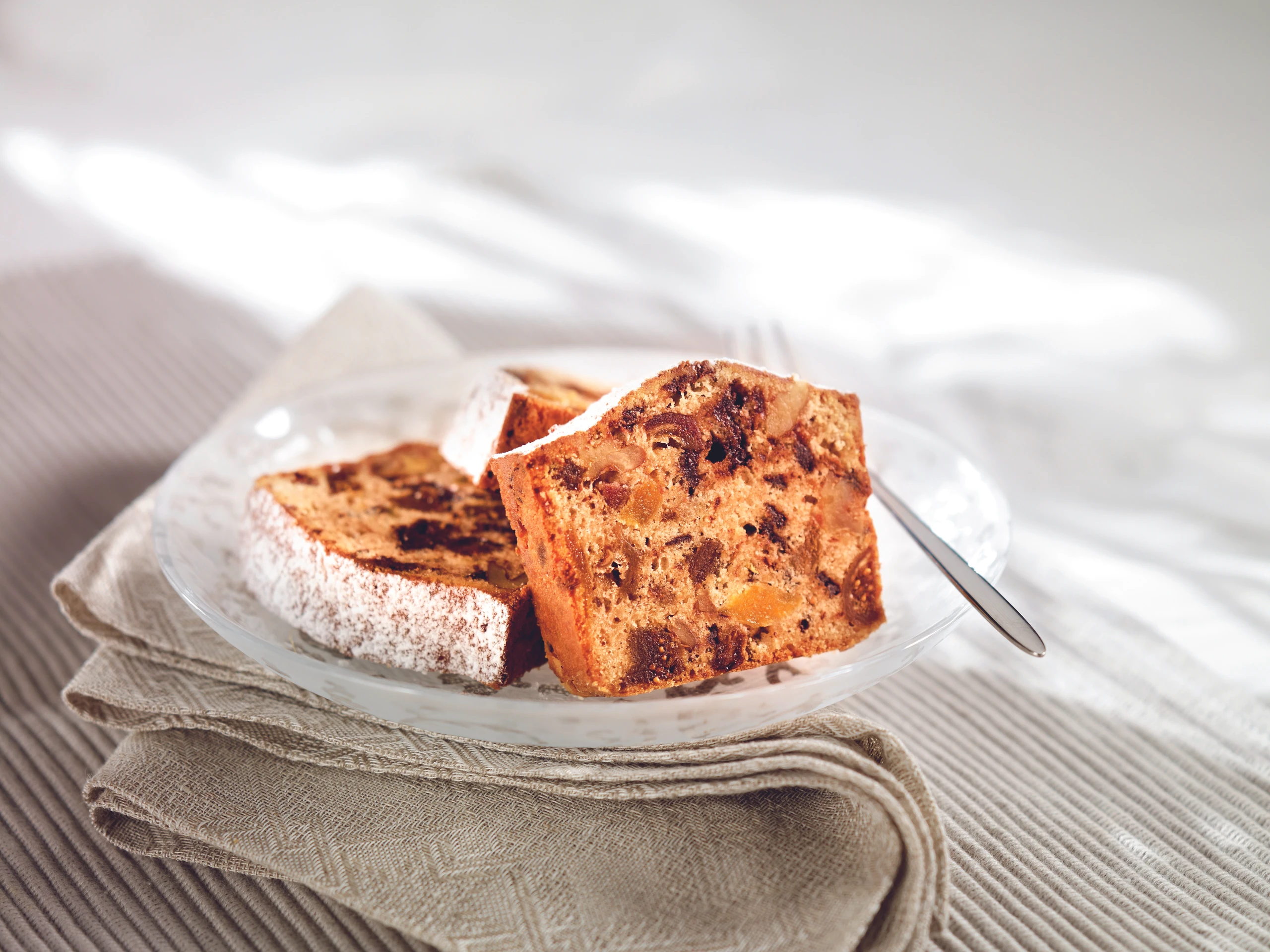 Teekuchen mit Früchten