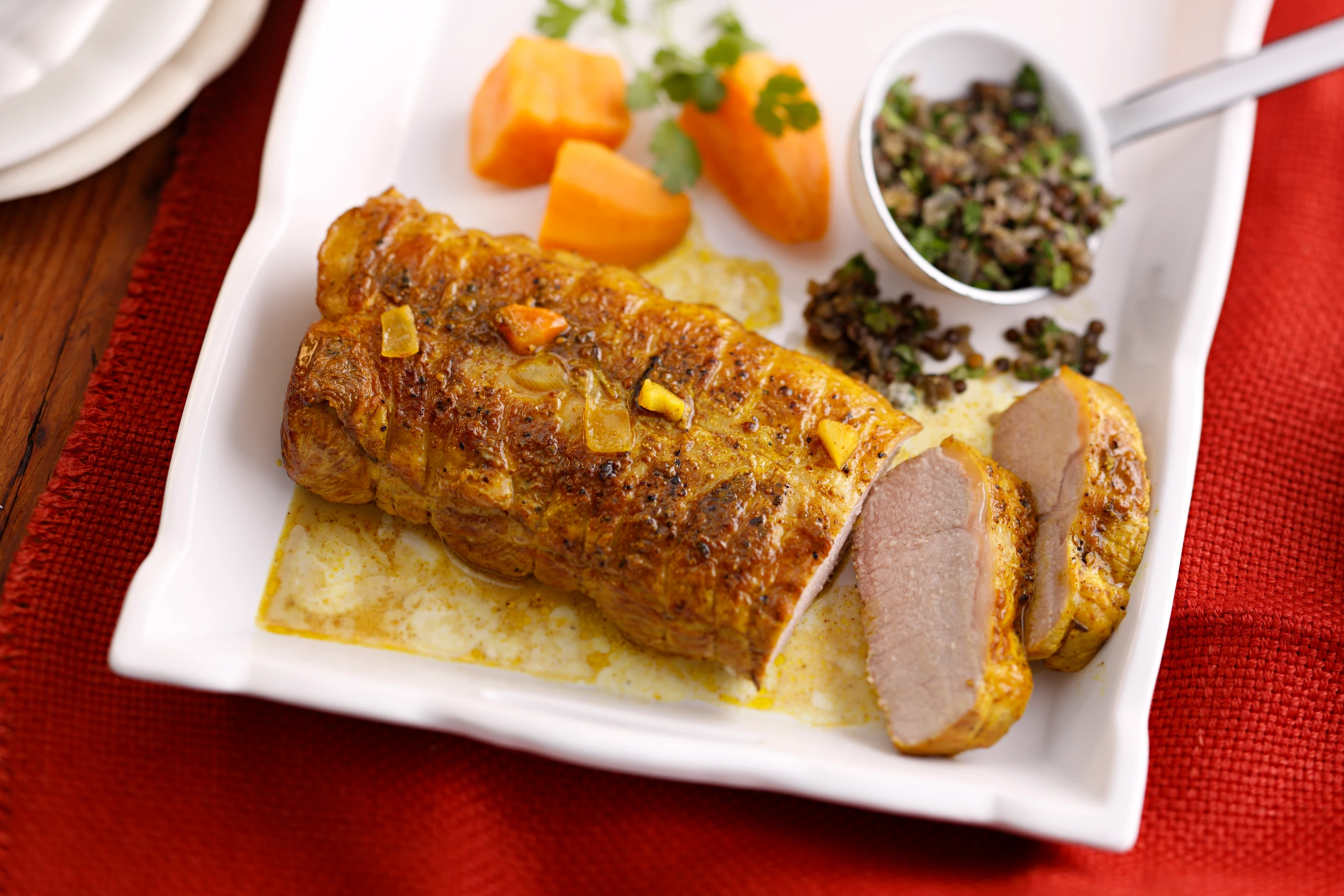 Kalbsbraten mit Curry, Süßerdäpfeln und Linsengemüse