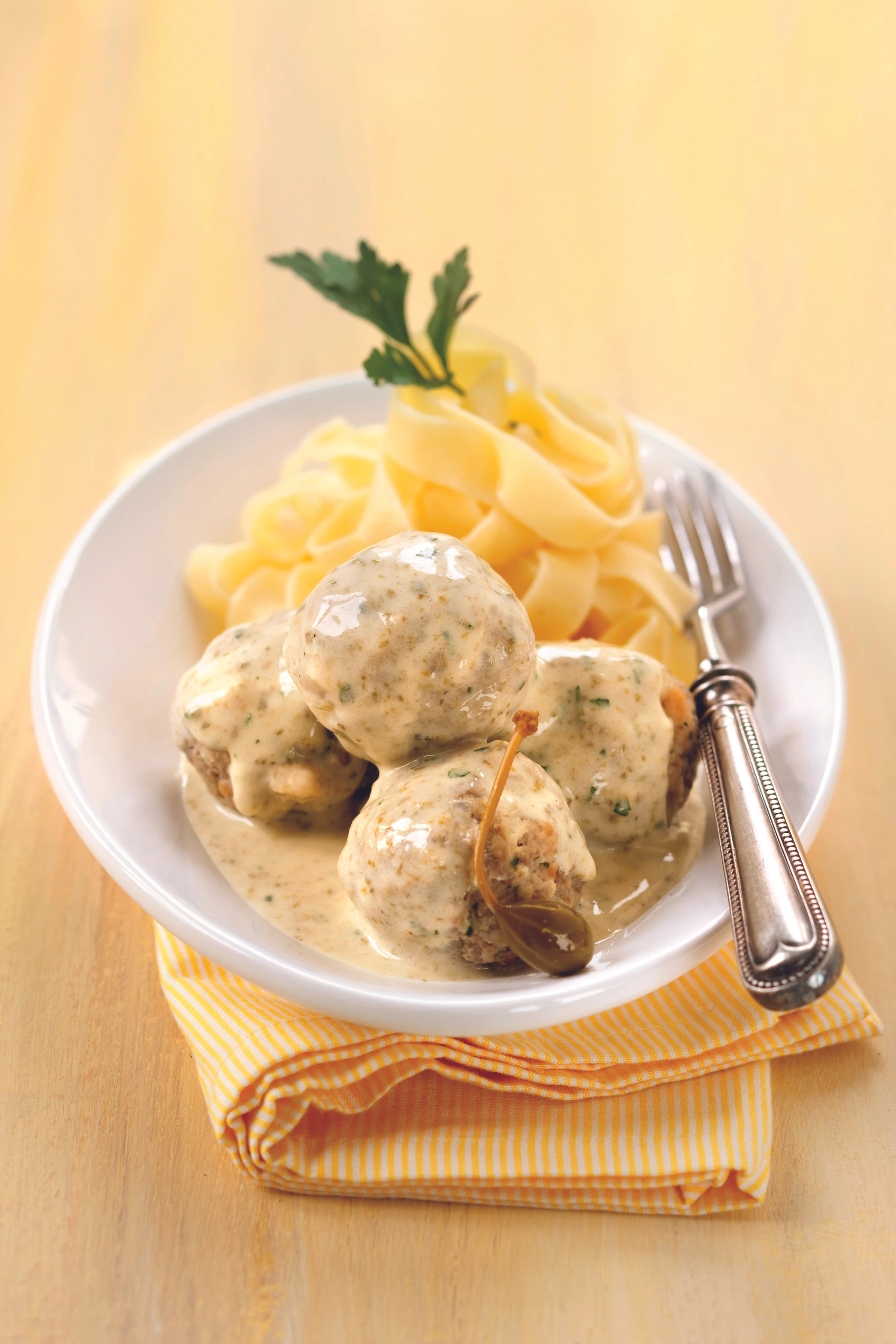 Fleischbällchen in Kapernsauce