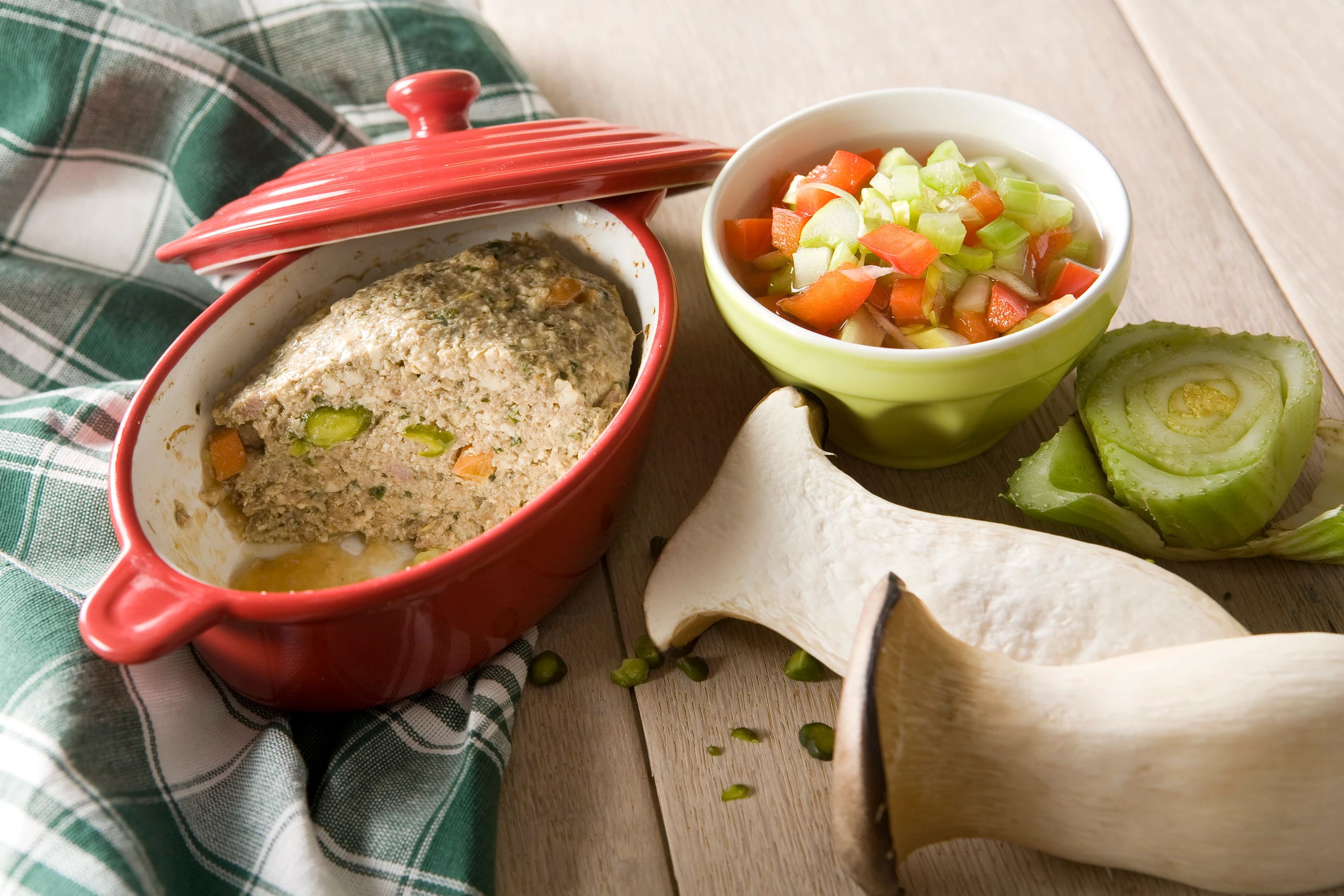 Kalbfleisch-Tofu-Pastete mit Paprika-Salsa