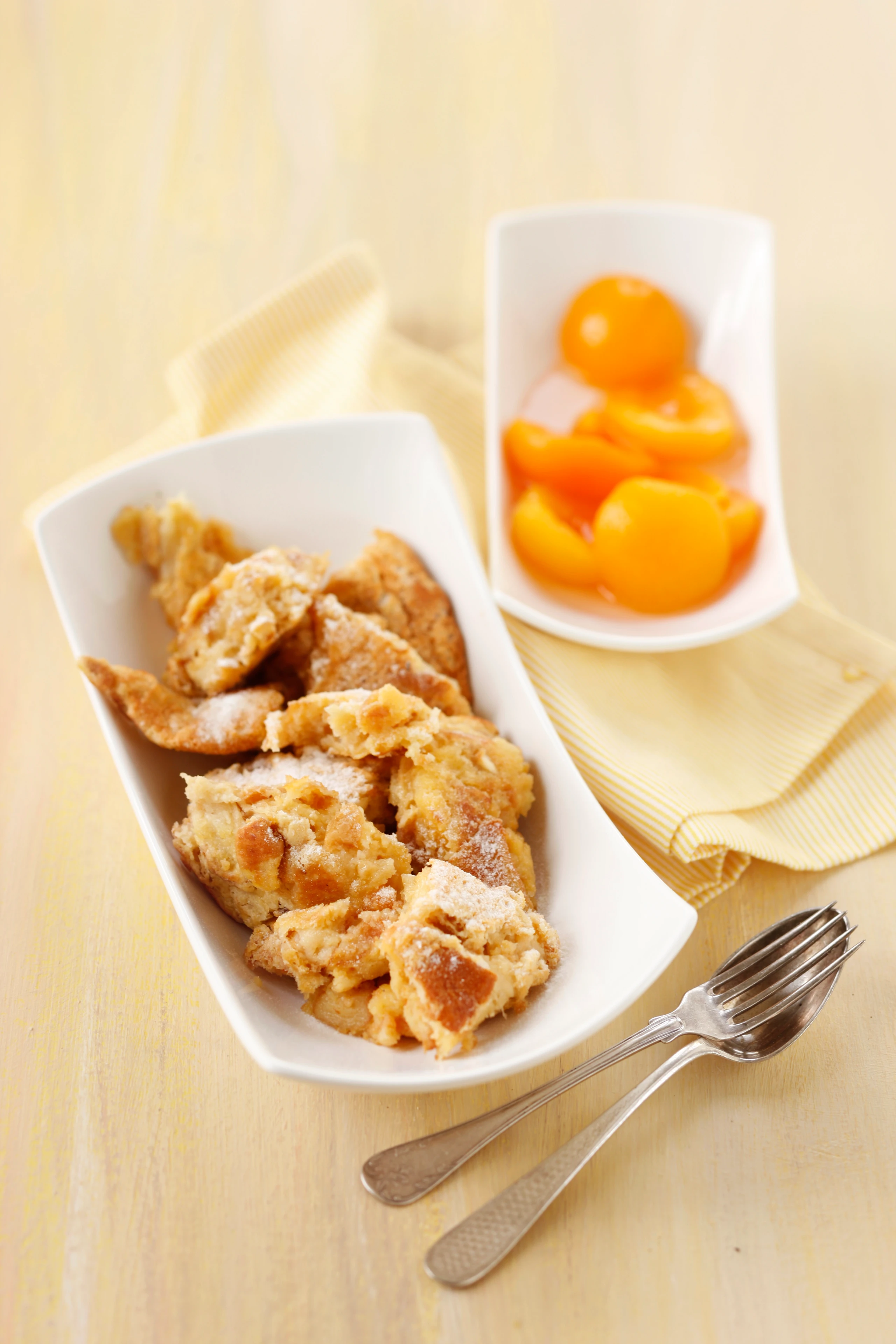 Striezel-Schmarren mit Mandeln