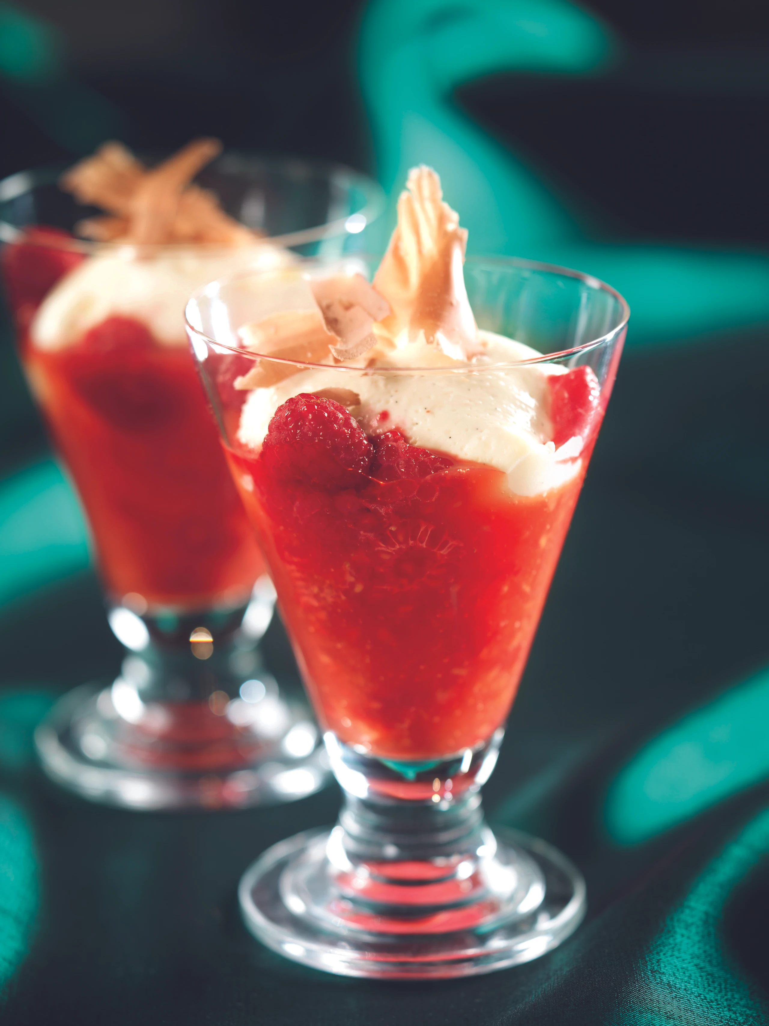 Himbeerkaltschale mit Topfenmousse