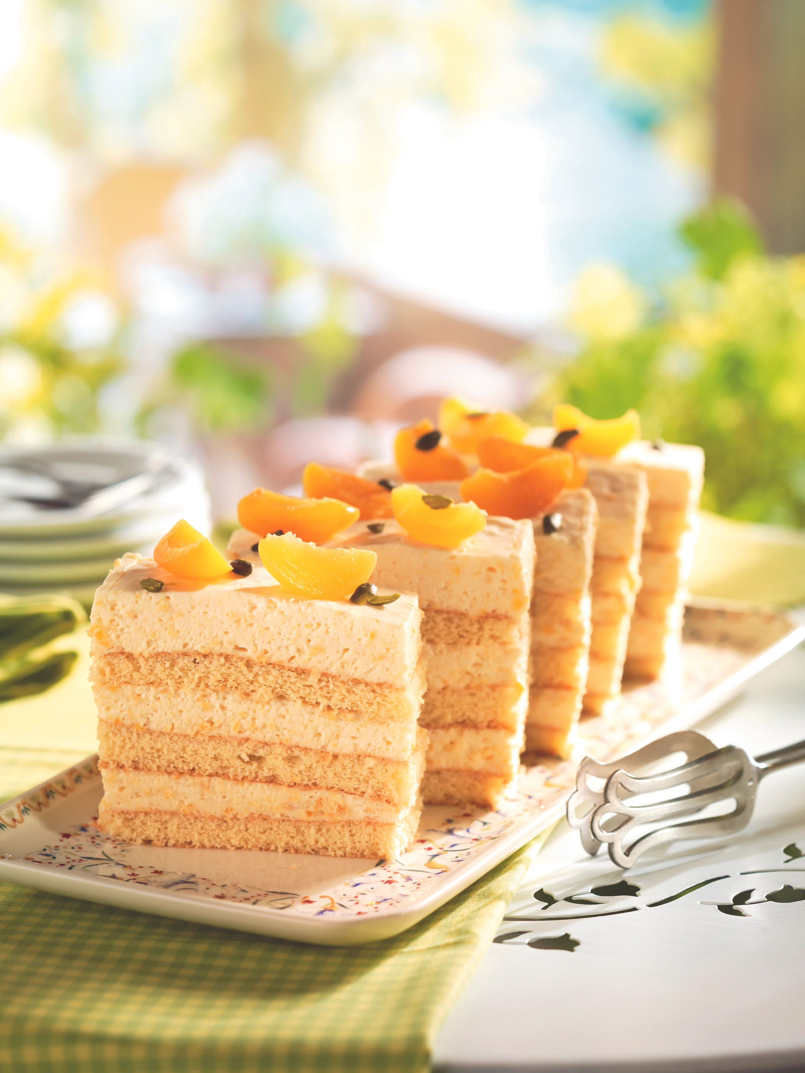 Marillenschnitte mit Pistazien